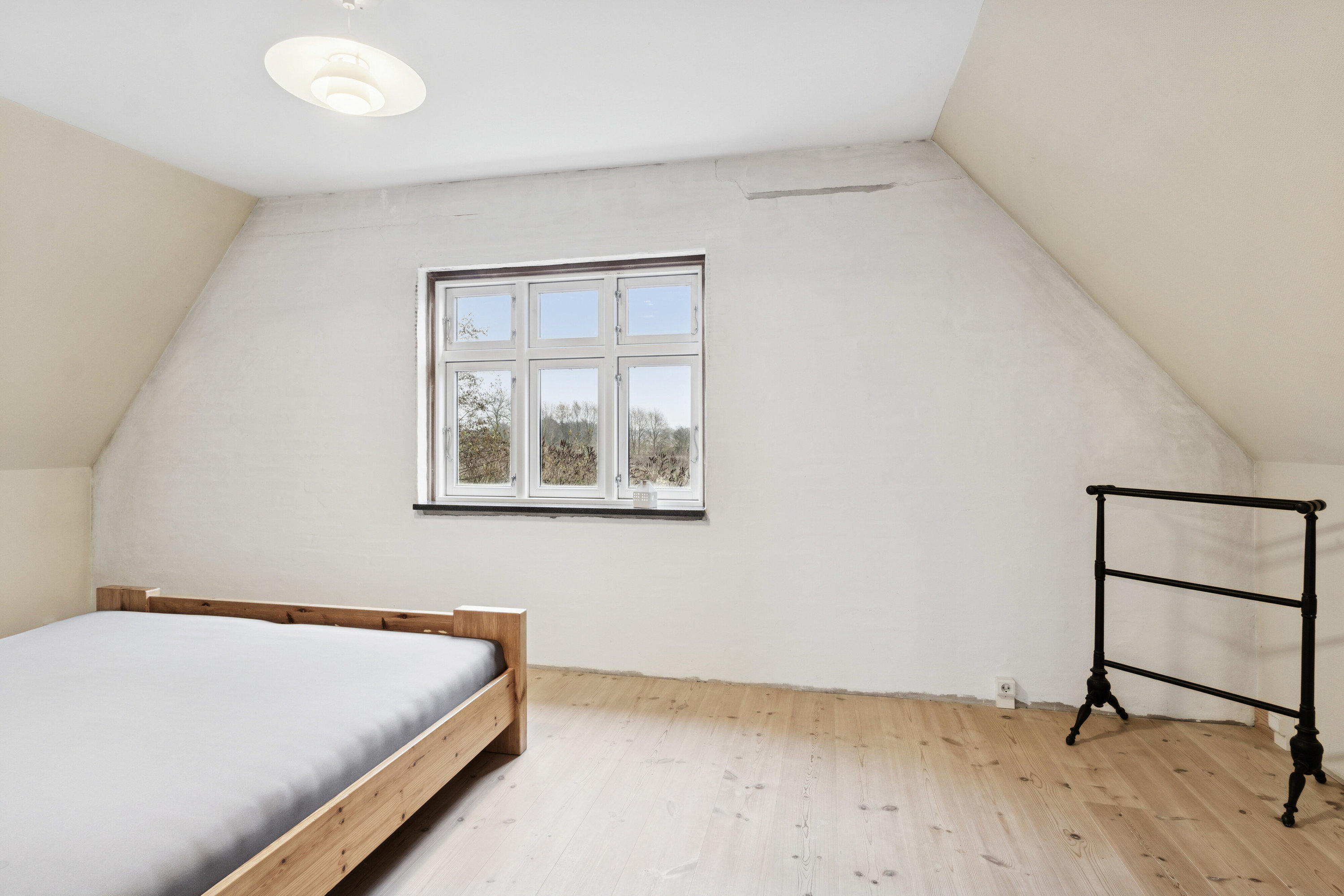 Fremhævet soveværelse billede i fuldskærmstilstand. Billede af Hørby Færgevej 11, Hørby, 4300 Holbæk