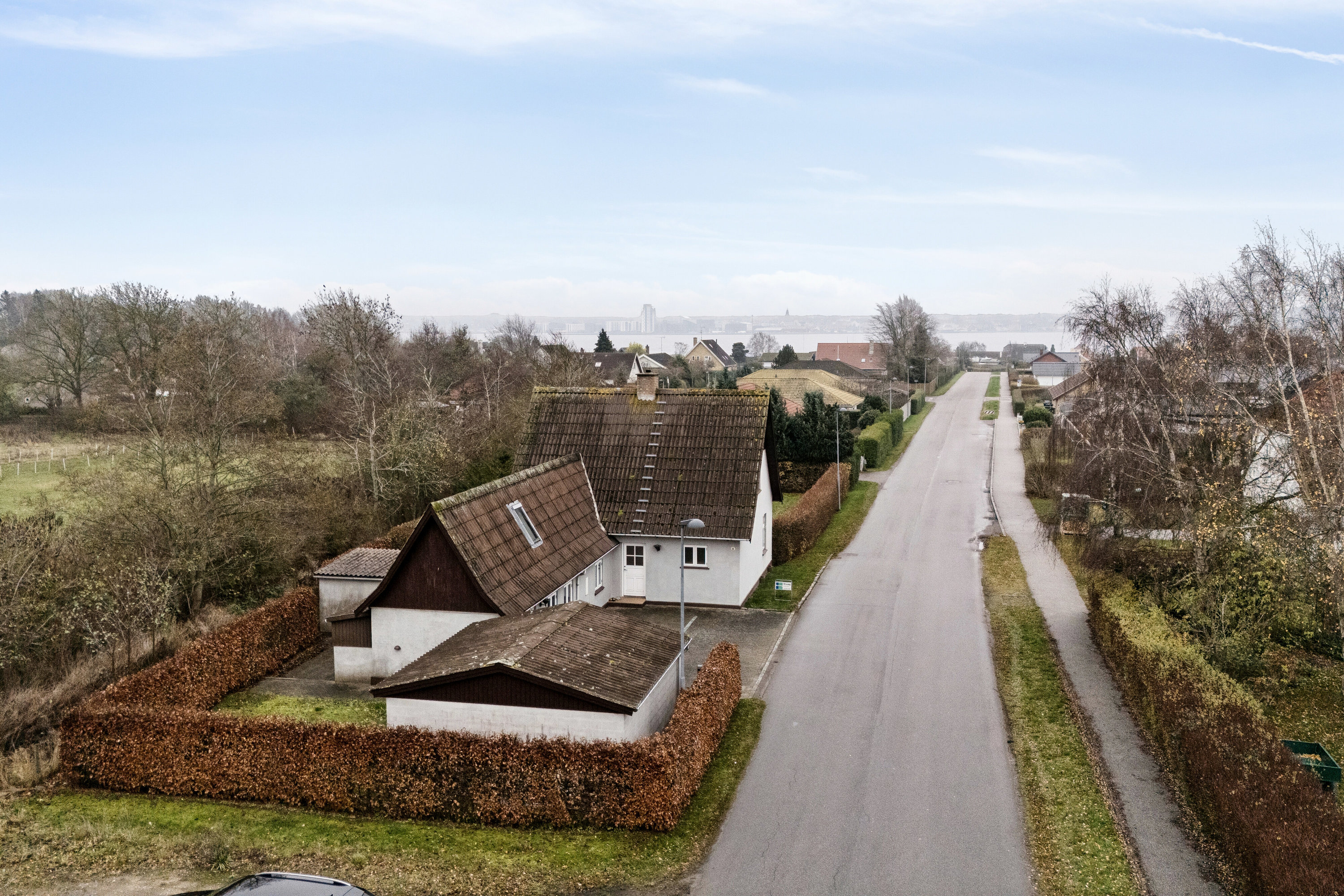 Fremhævet set fra vejen billede i fuldskærmstilstand. Billede af Hørby Færgevej 11, Hørby, 4300 Holbæk