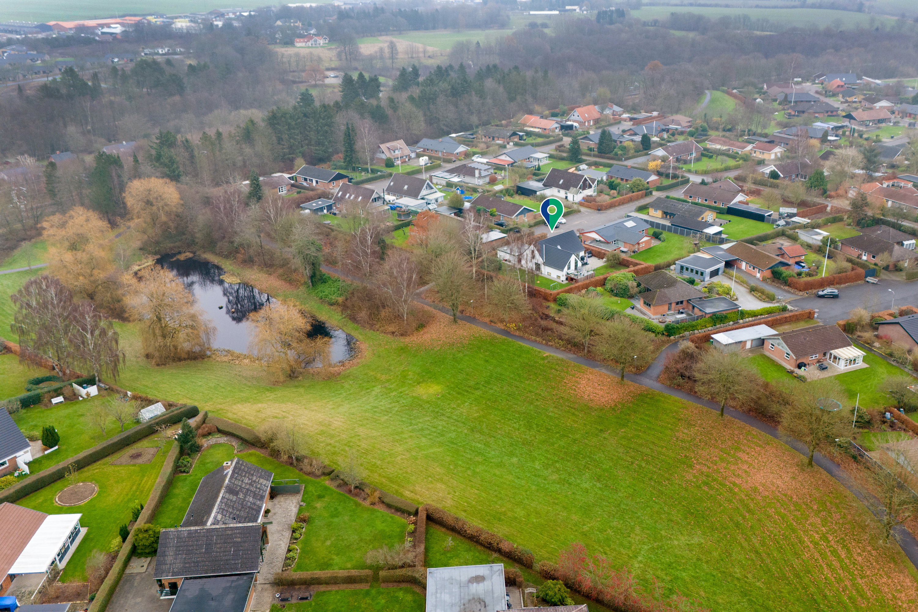 Fremhævet luftfoto billede i fuldskærmstilstand. Billede af Borggårdsparken 35, 7080 Børkop
