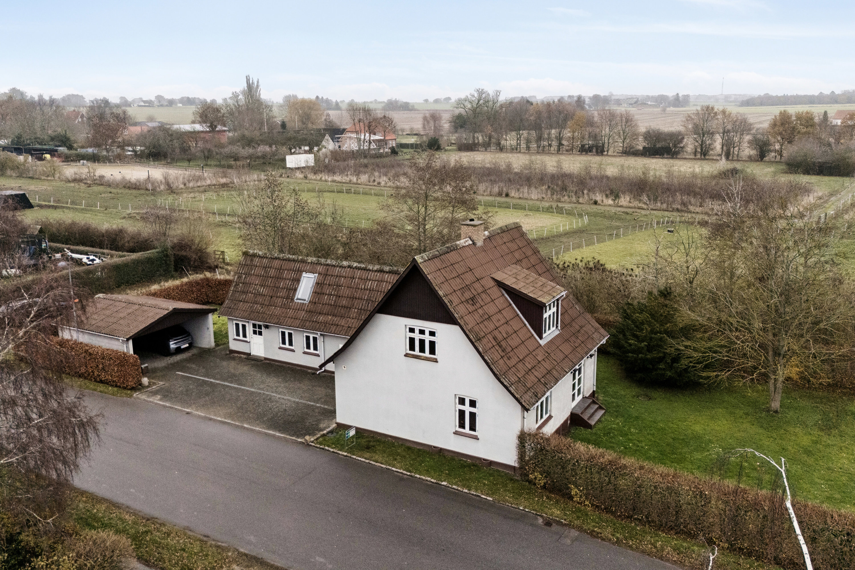 Fremhævet set fra vejen billede i fuldskærmstilstand. Billede af Hørby Færgevej 11, Hørby, 4300 Holbæk