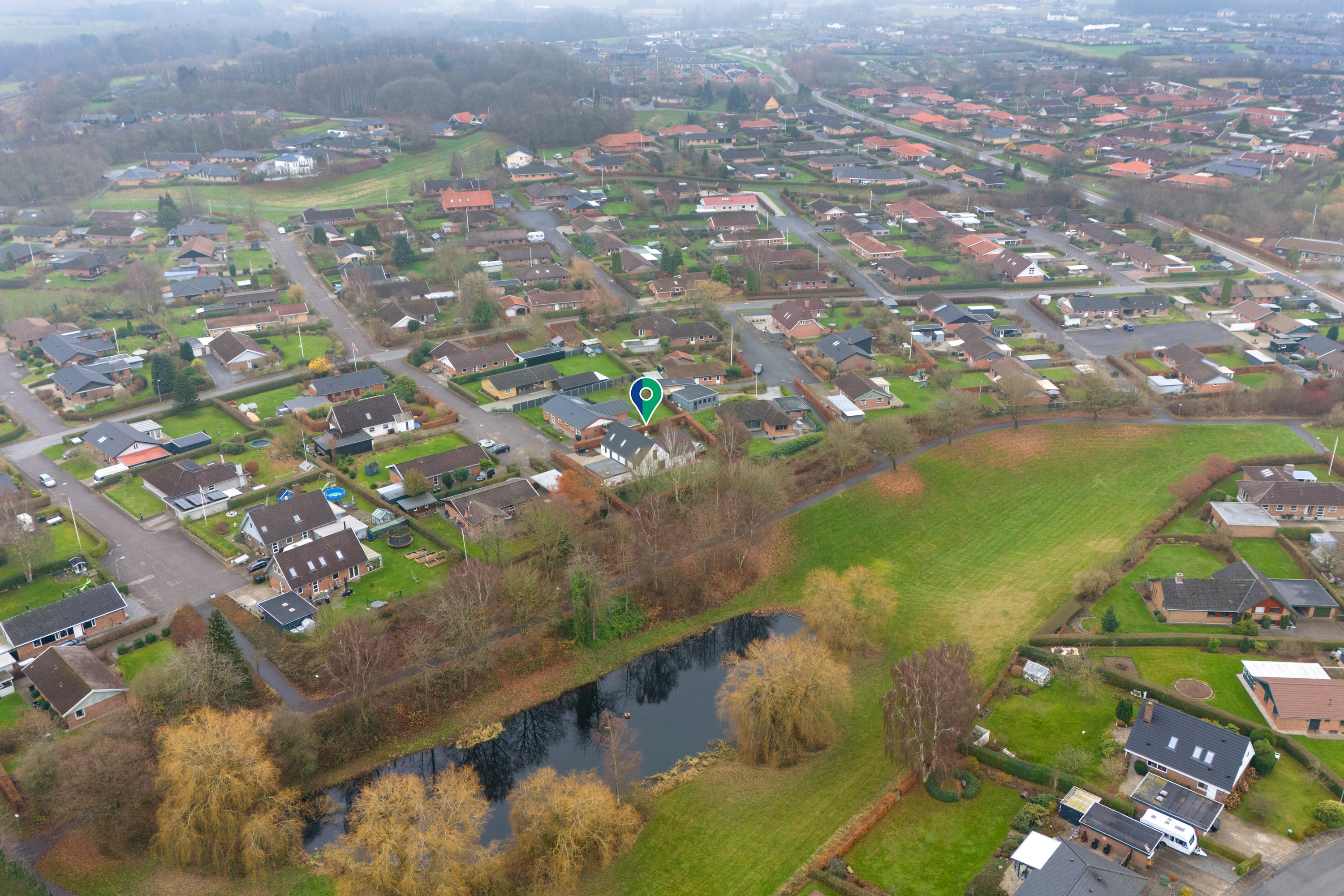 Fremhævet luftfoto billede i fuldskærmstilstand. Billede af Borggårdsparken 35, 7080 Børkop