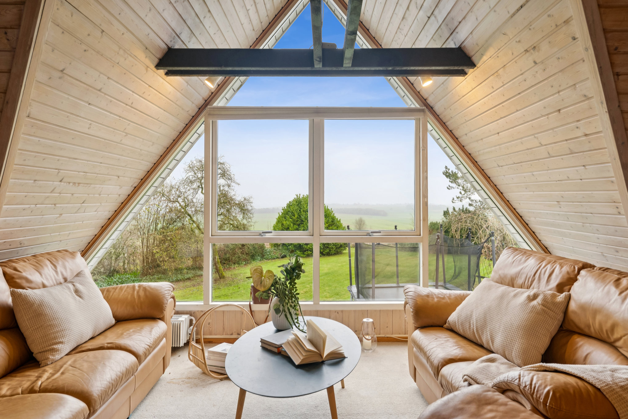 Fremhævet stue billede i fuldskærmstilstand. Billede af Lillegade 12, Hald, 8983 Gjerlev J