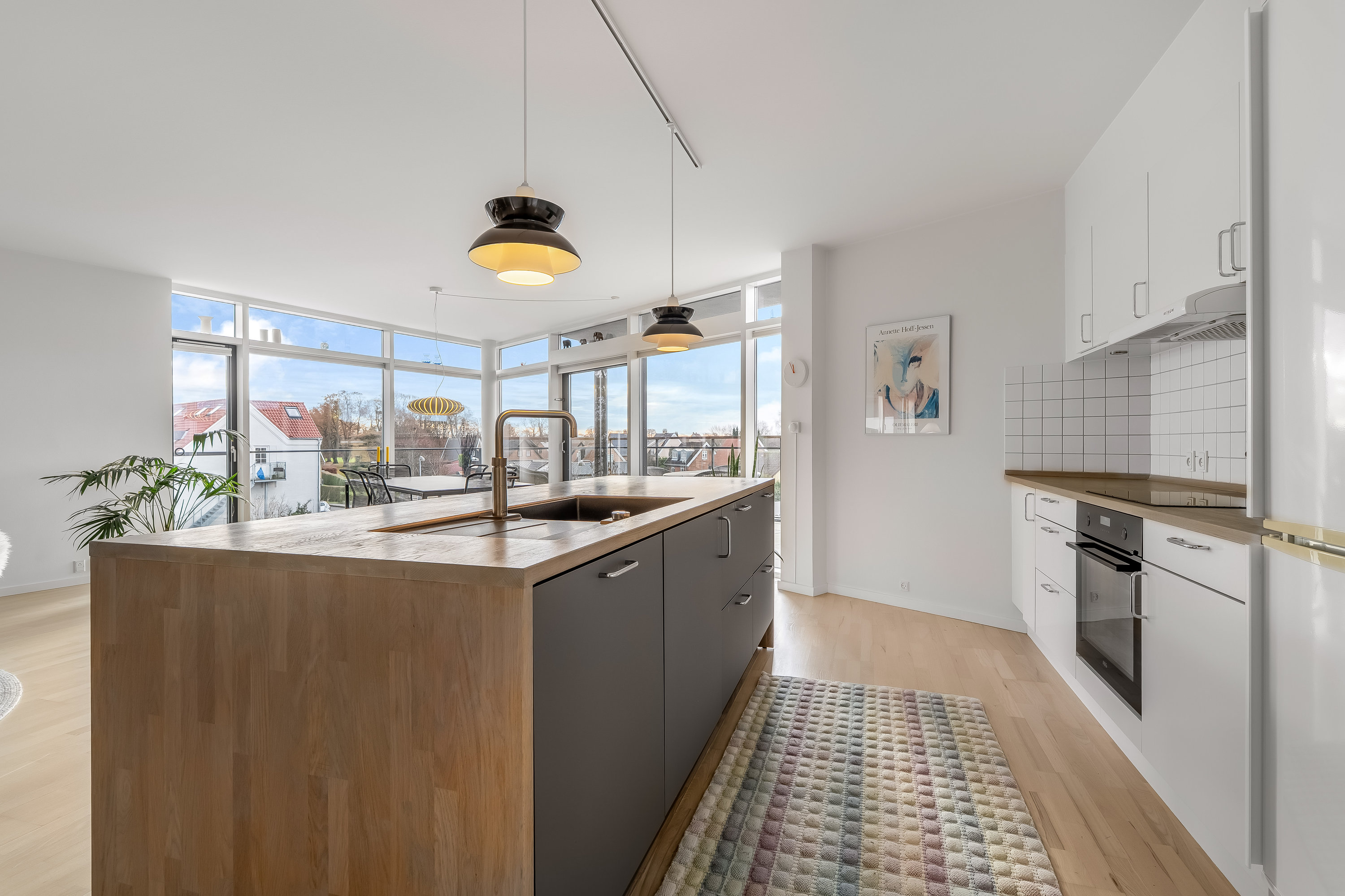 Fremhævet køkken billede i fuldskærmstilstand. Billede af Trollesvej 4, 1. 16., 3400 Hillerød