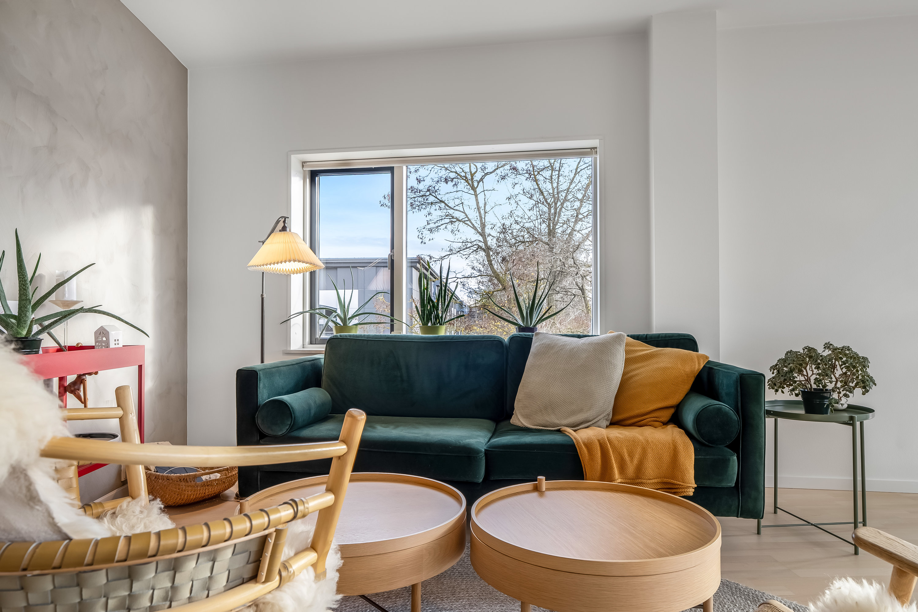 Fremhævet stue billede i fuldskærmstilstand. Billede af Trollesvej 4, 1. 16., 3400 Hillerød