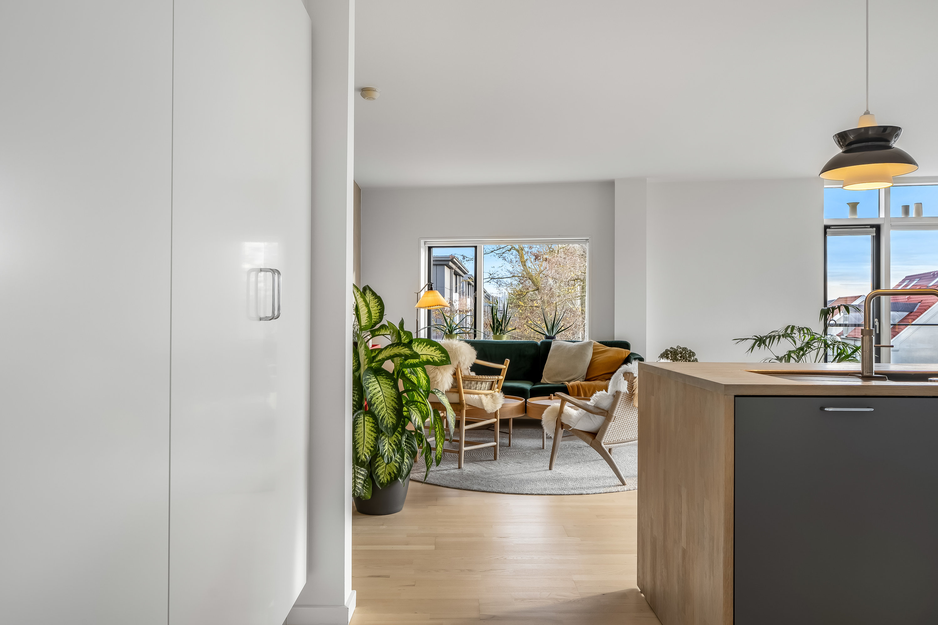 Fremhævet stue billede i fuldskærmstilstand. Billede af Trollesvej 4, 1. 16., 3400 Hillerød