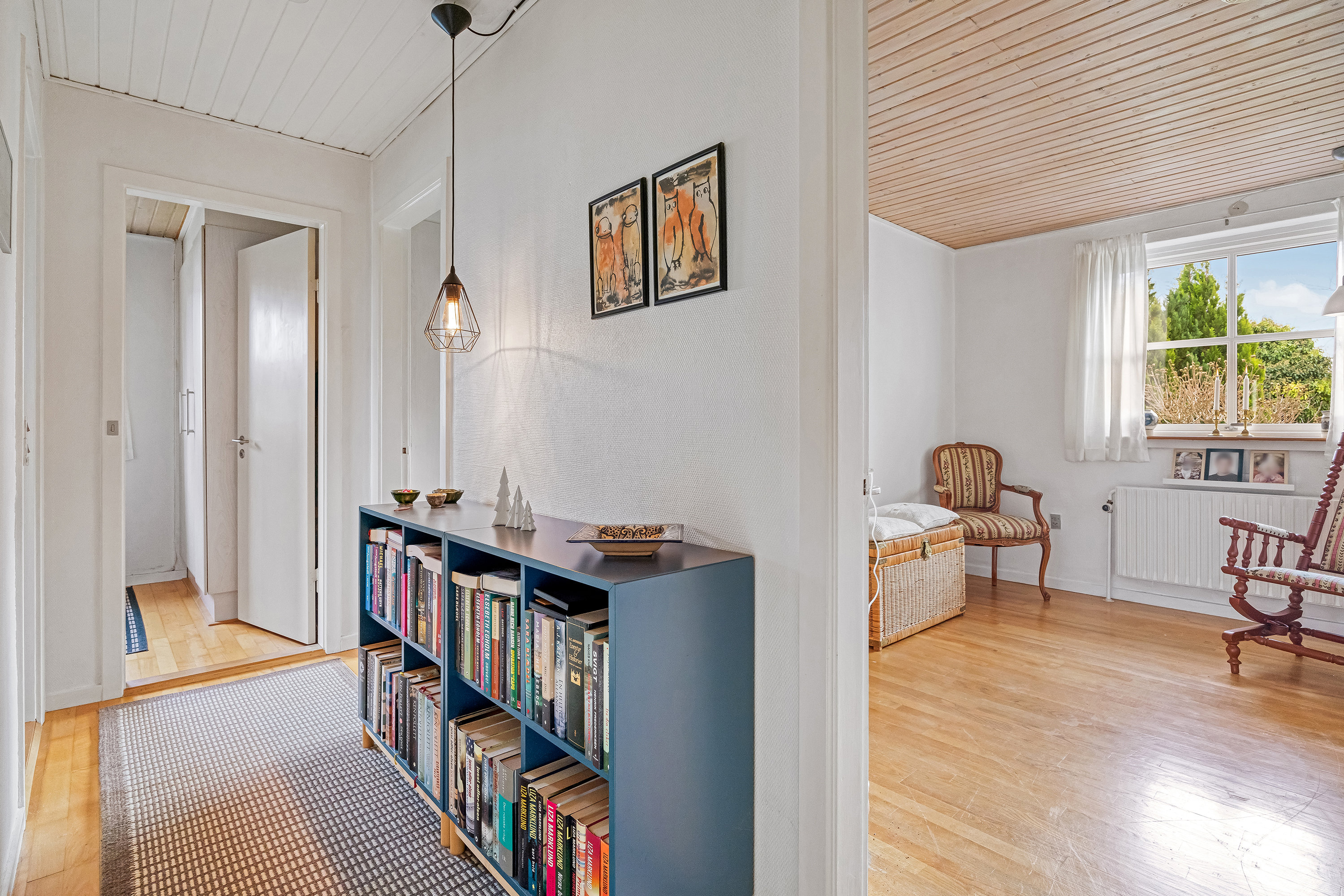 Fremhævet gang billede i fuldskærmstilstand. Billede af Lerager 50, 3600 Frederikssund