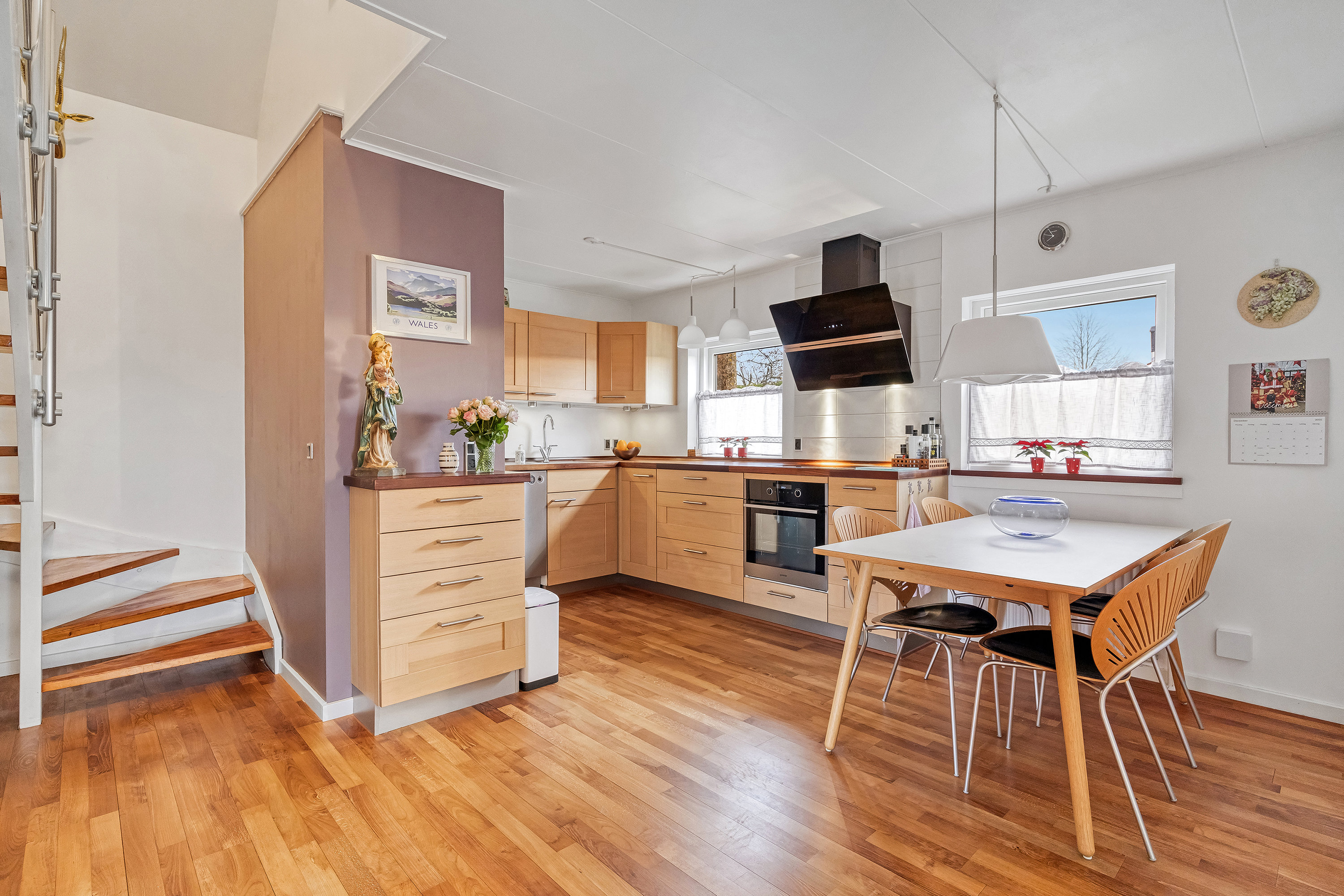 Fremhævet køkken alrum billede i fuldskærmstilstand. Billede af Bakkebo 68, 3550 Slangerup