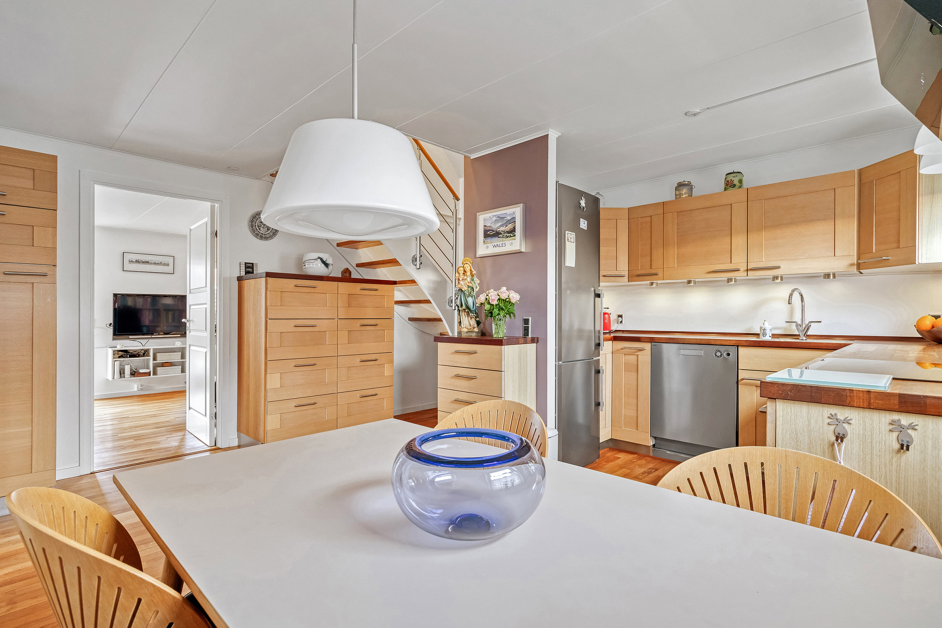 Fremhævet køkken alrum billede i fuldskærmstilstand. Billede af Bakkebo 68, 3550 Slangerup