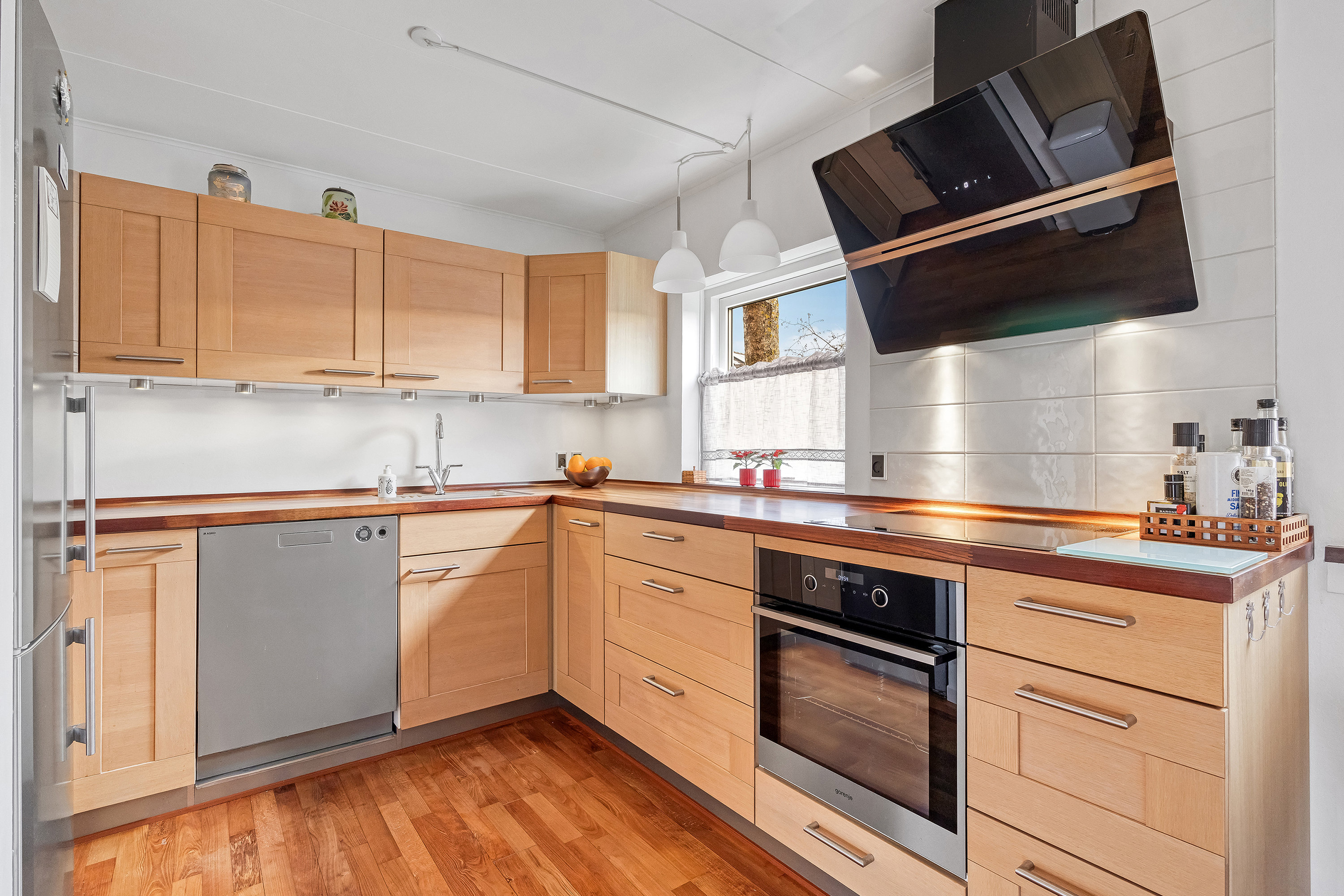 Fremhævet køkken alrum billede i fuldskærmstilstand. Billede af Bakkebo 68, 3550 Slangerup