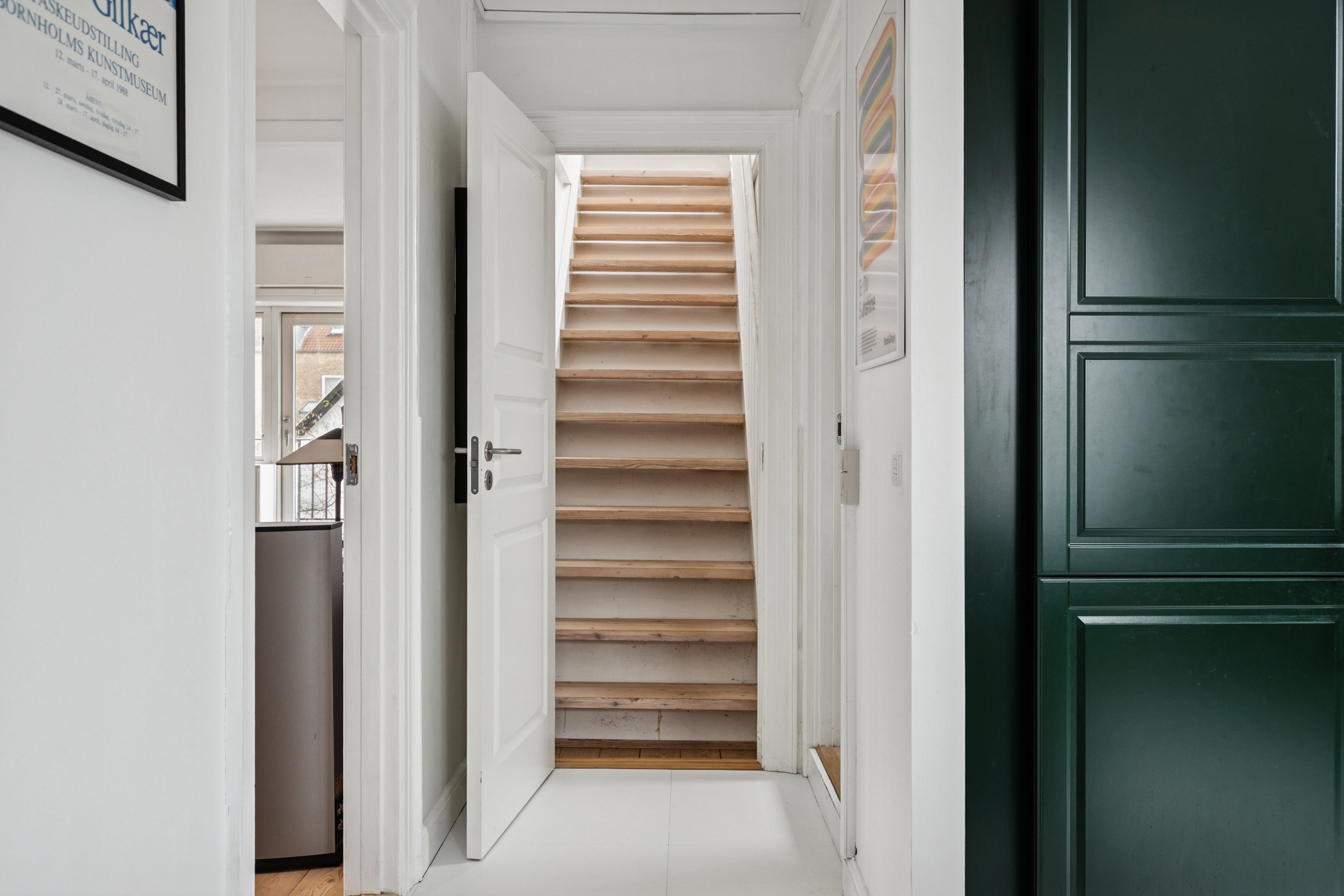 Fremhævet gang billede i fuldskærmstilstand. Billede af Emdrup Kærvej 3, 1., 2400 København NV