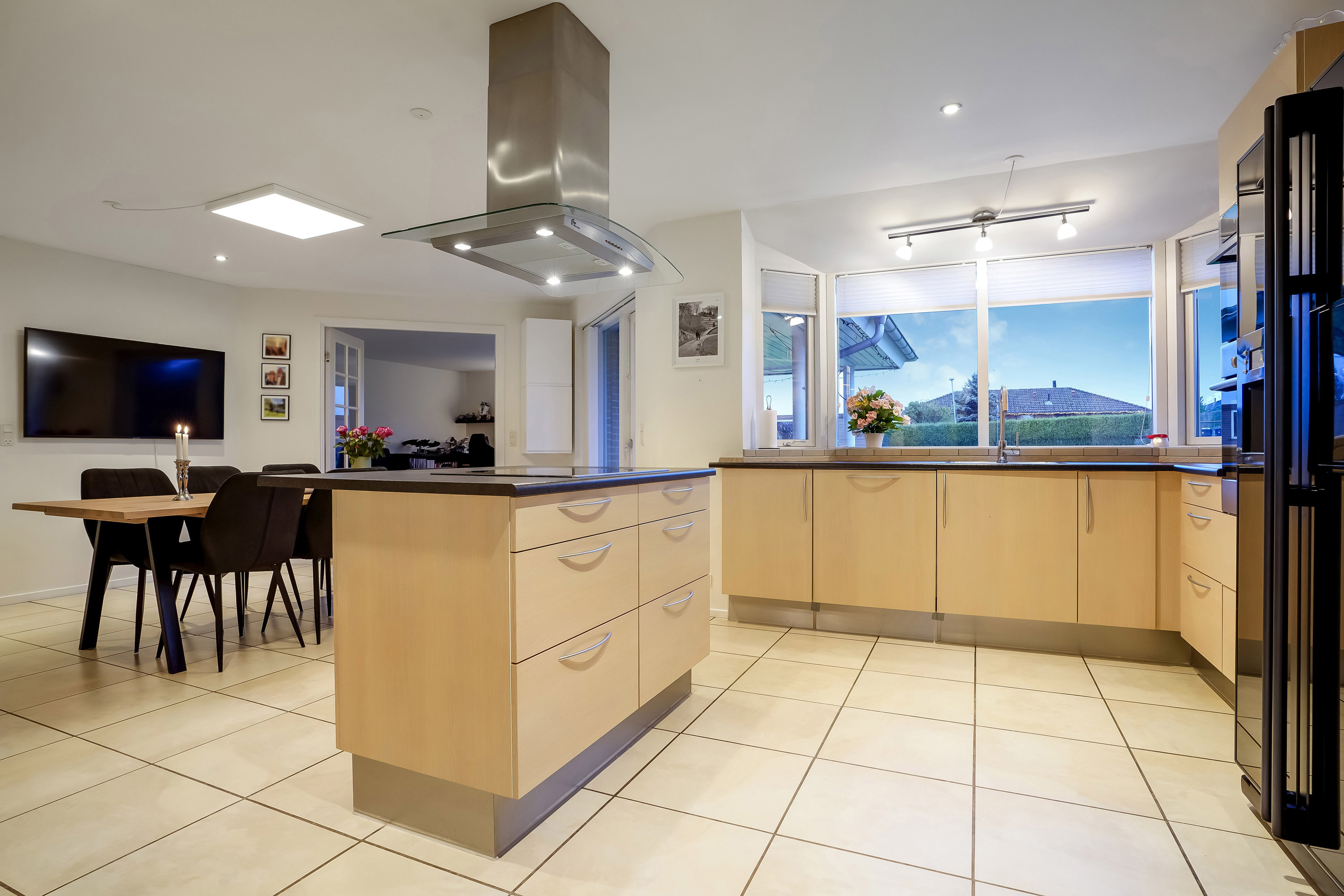 Fremhævet køkken billede i fuldskærmstilstand. Billede af Sydmarksvej 13, Verninge, 5690 Tommerup