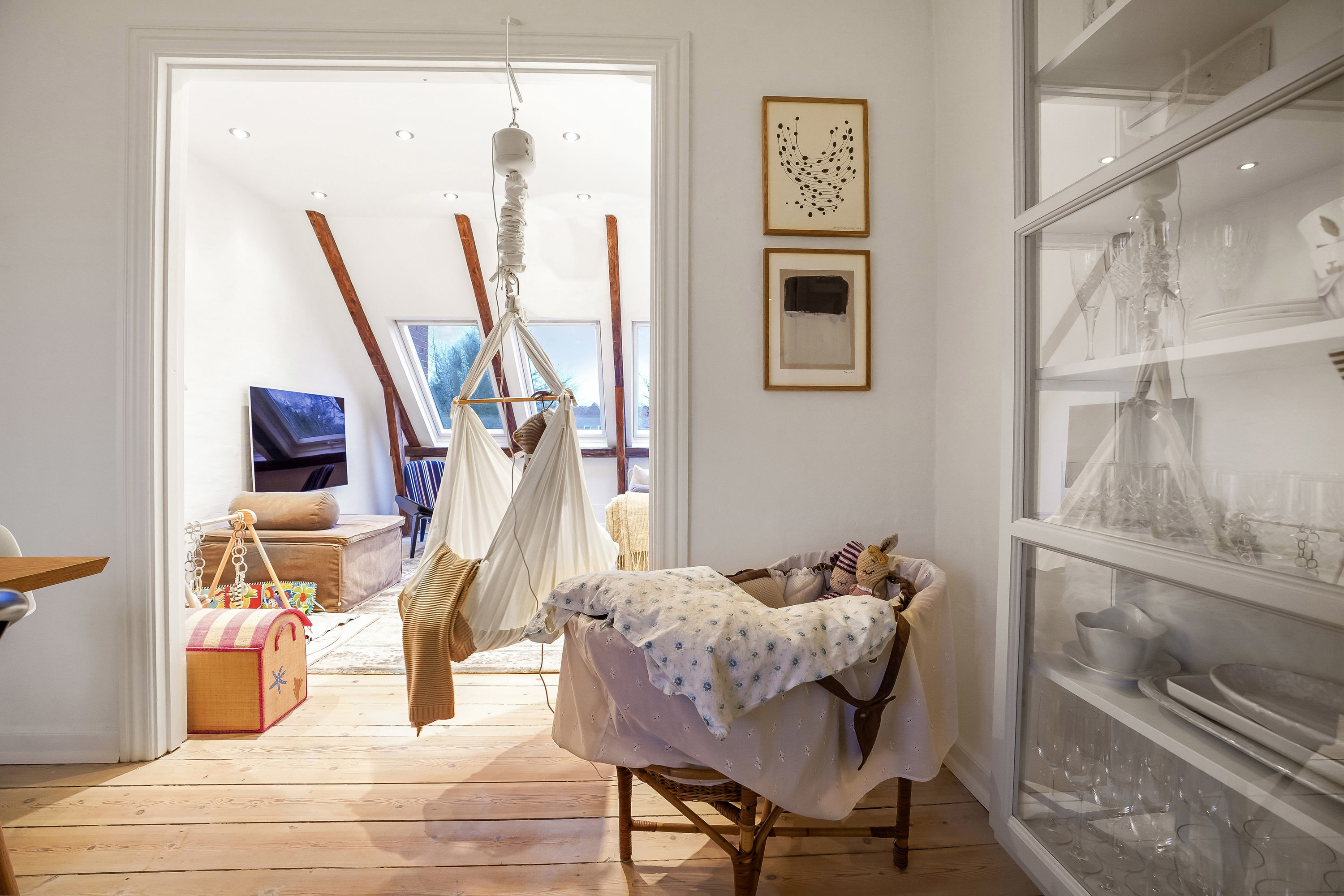 Fremhævet stue billede i fuldskærmstilstand. Billede af Kastanievej 12, 1., 5230 Odense M