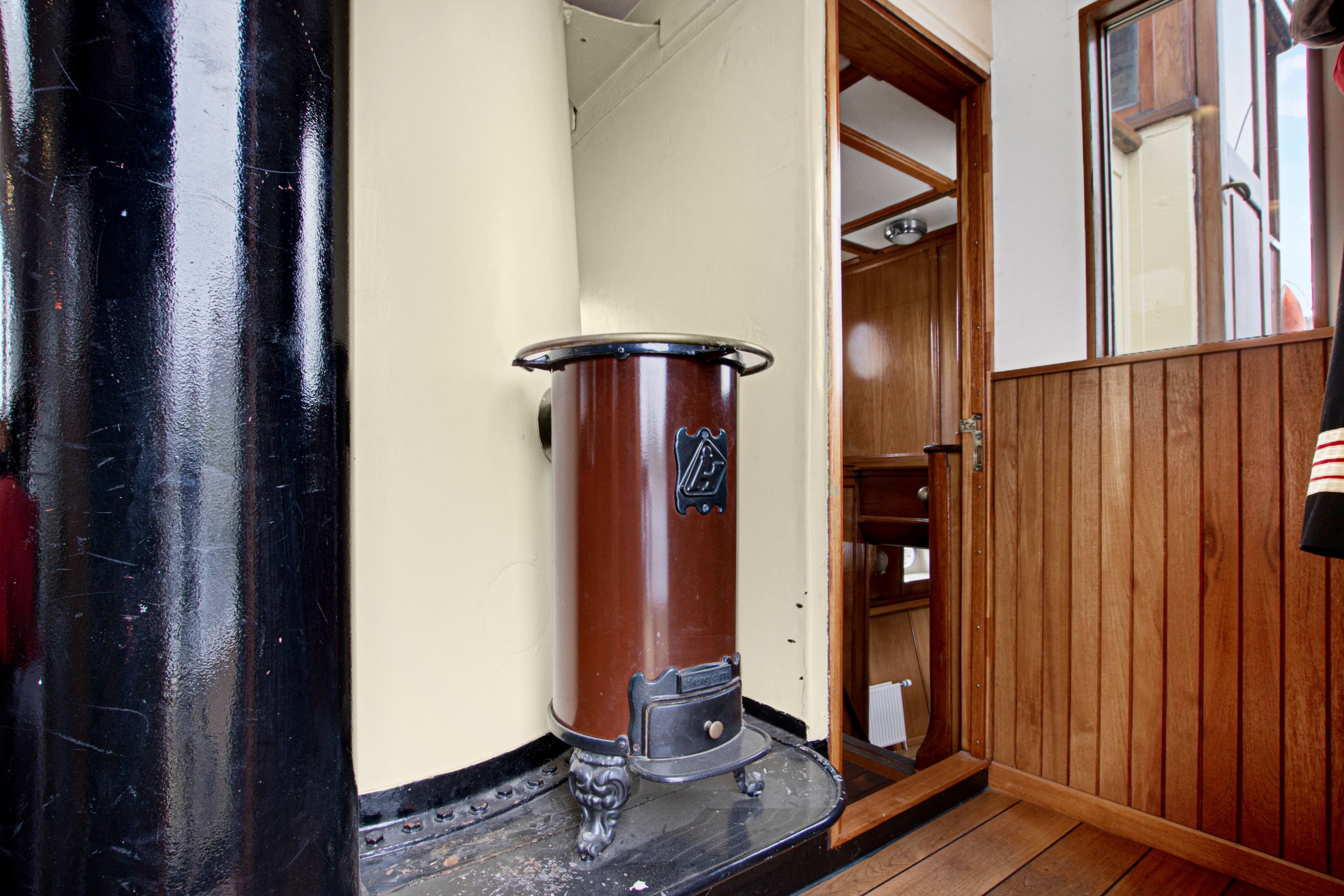 Fremhævet stue billede i fuldskærmstilstand. Billede af Refshalevej 141G, 1432 København K