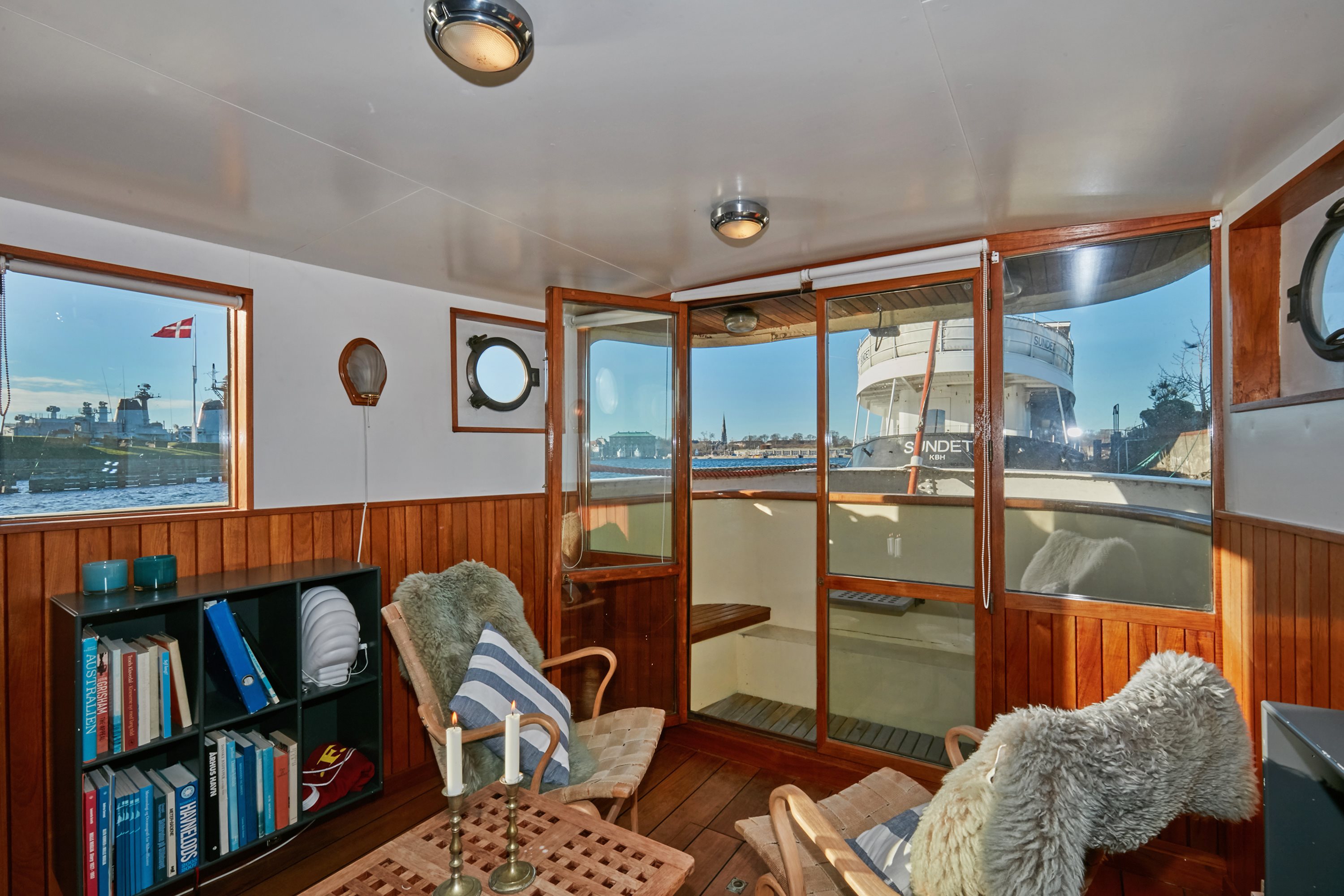 Fremhævet stue billede i fuldskærmstilstand. Billede af Refshalevej 141G, 1432 København K