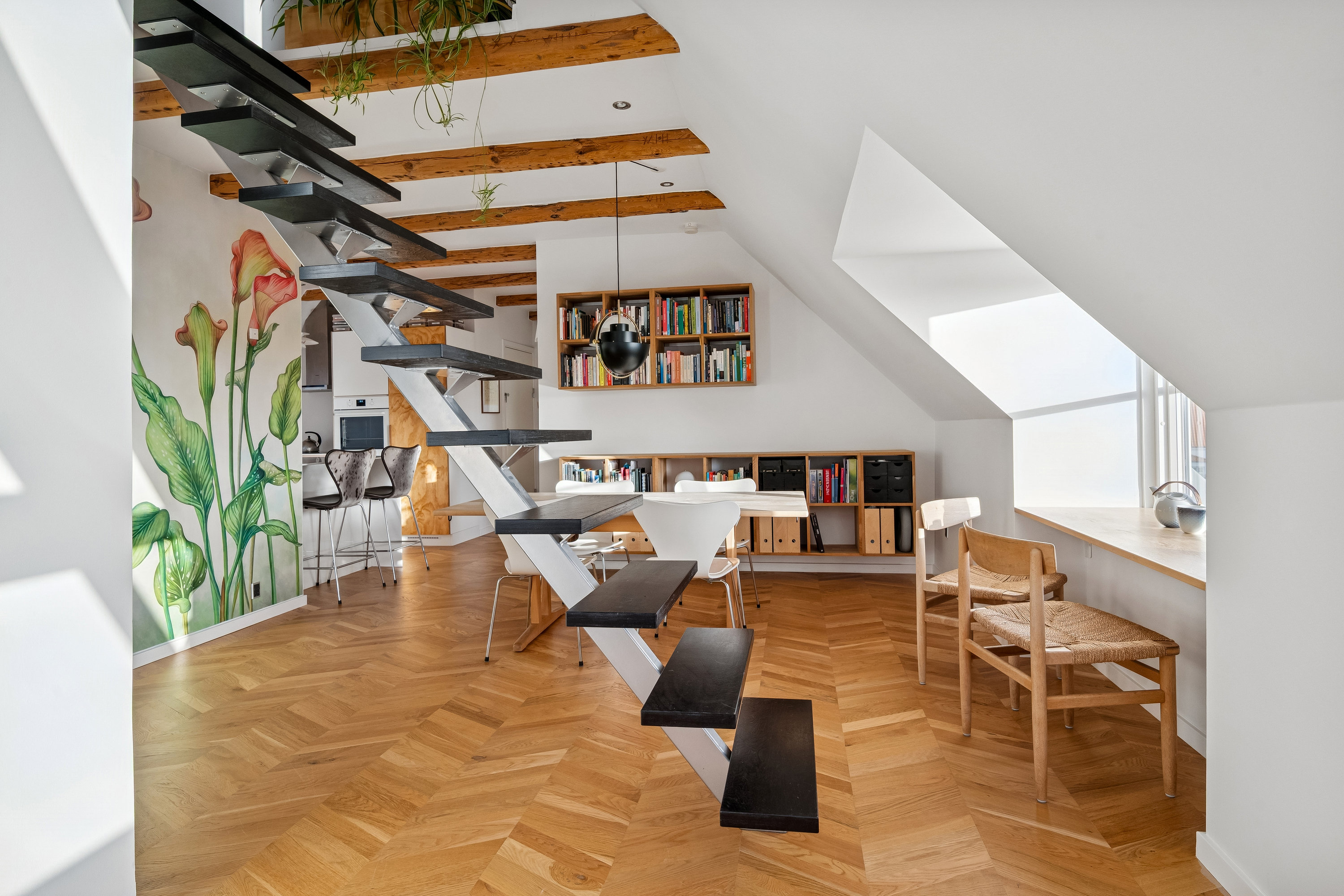 Fremhævet stue billede i fuldskærmstilstand. Billede af Lindevangsvej 5, 2. th., 8240 Risskov