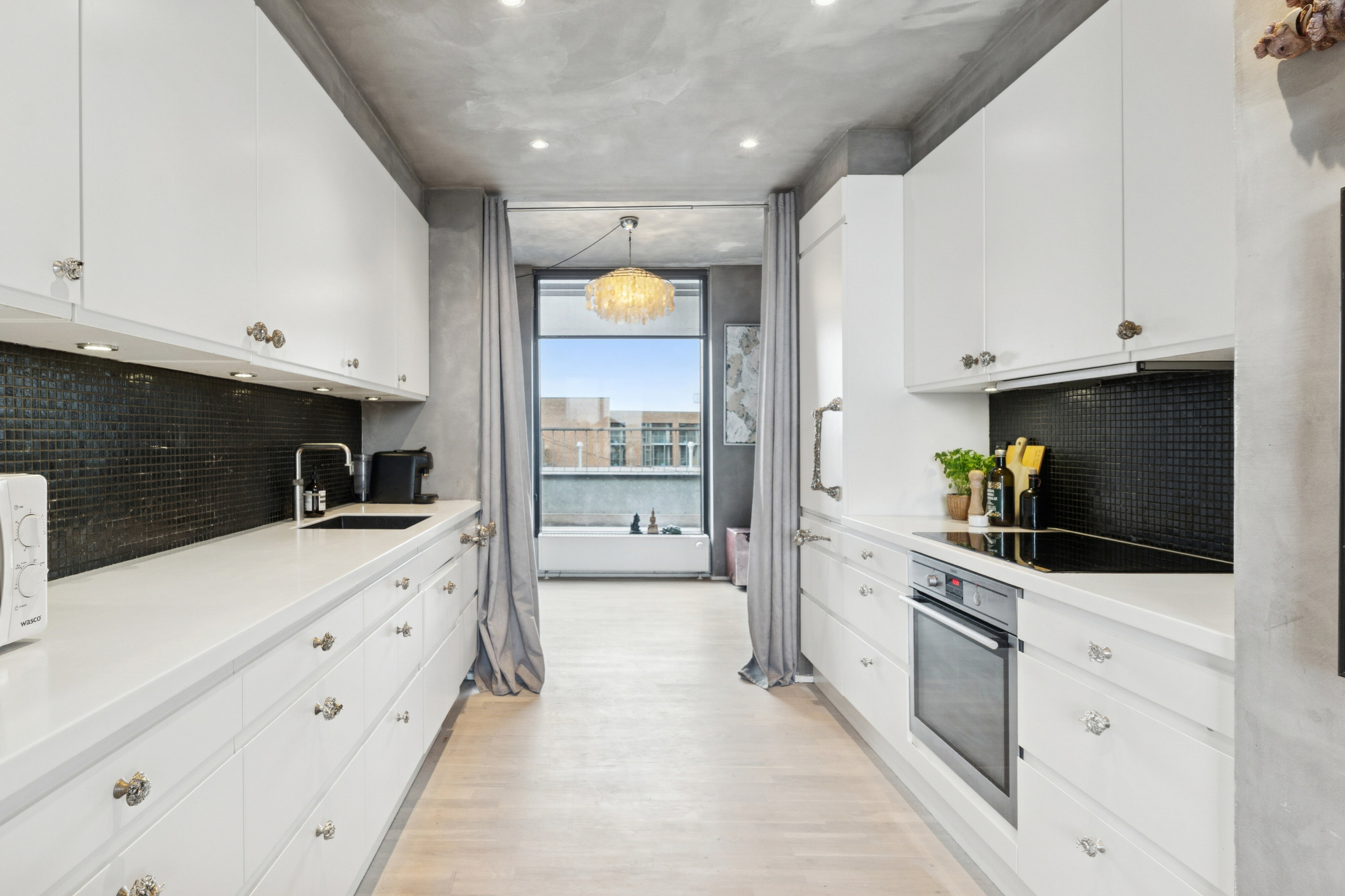 Fremhævet køkken billede i fuldskærmstilstand. Billede af Dampfærgevej 12, 6. tv., 2100 København Ø