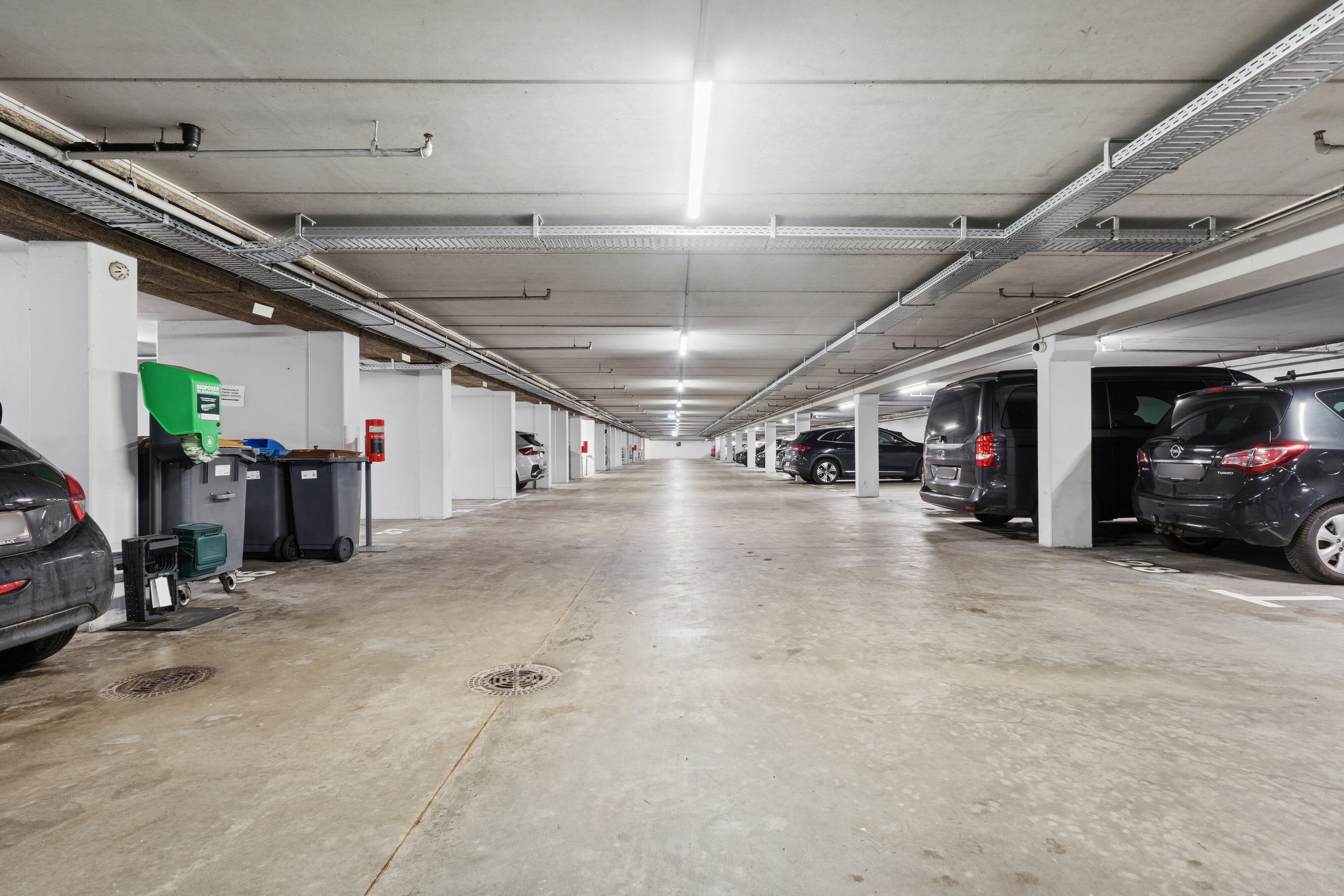 Fremhævet garage billede i fuldskærmstilstand. Billede af Dampfærgevej 12, 6. tv., 2100 København Ø