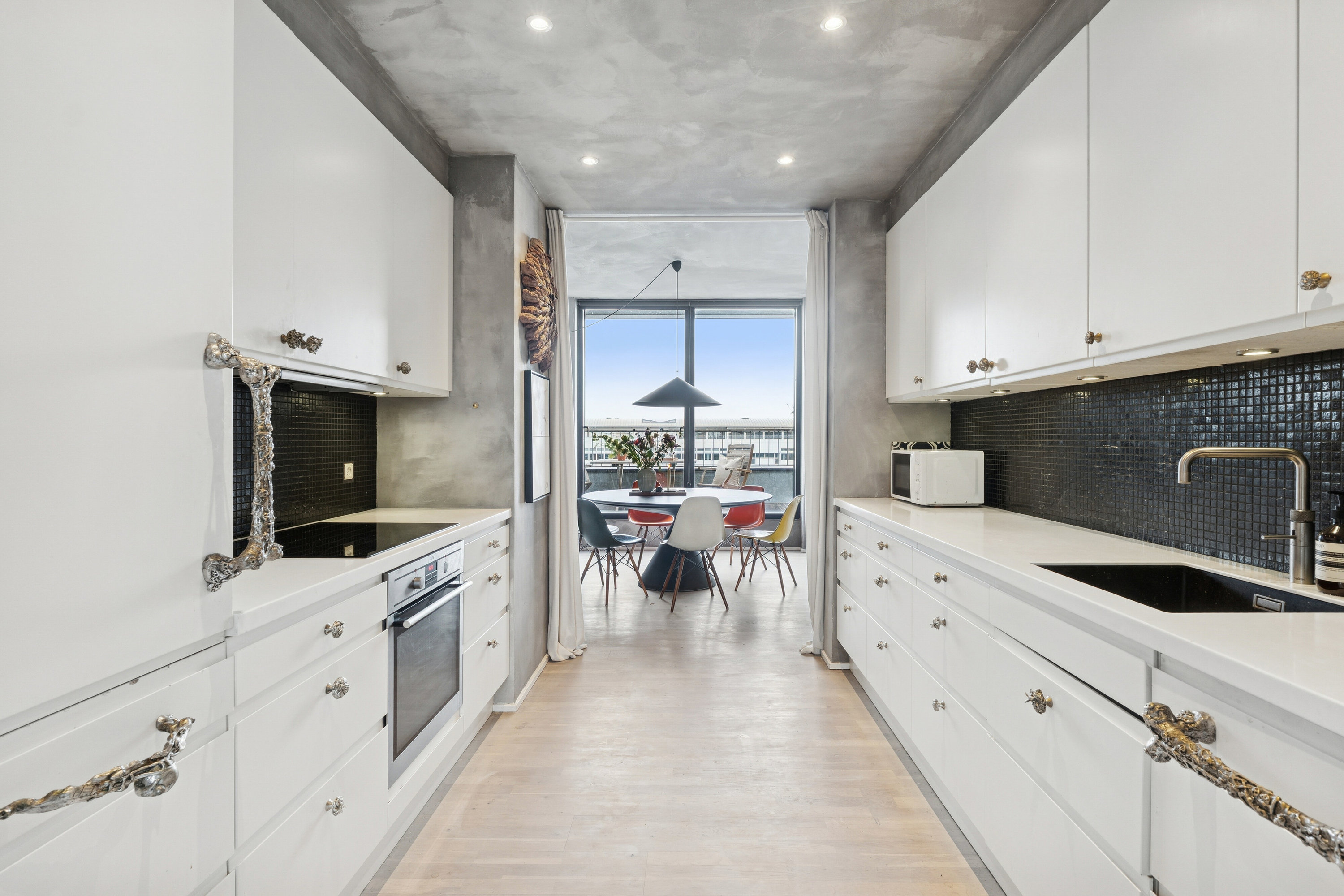 Fremhævet køkken billede i fuldskærmstilstand. Billede af Dampfærgevej 12, 6. tv., 2100 København Ø