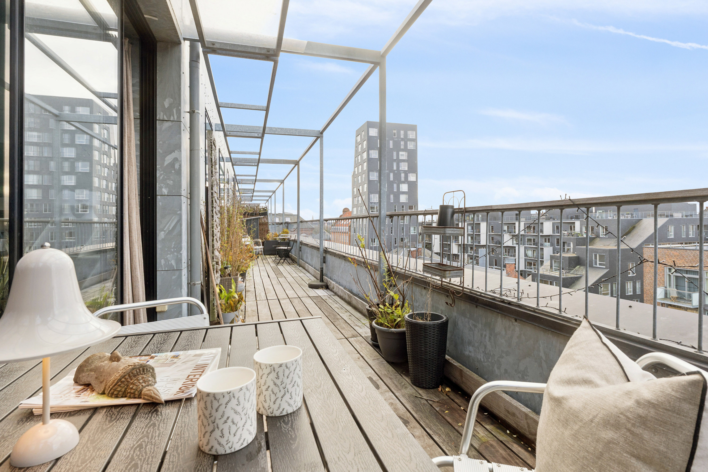 Fremhævet altan billede i fuldskærmstilstand. Billede af Dampfærgevej 12, 6. tv., 2100 København Ø