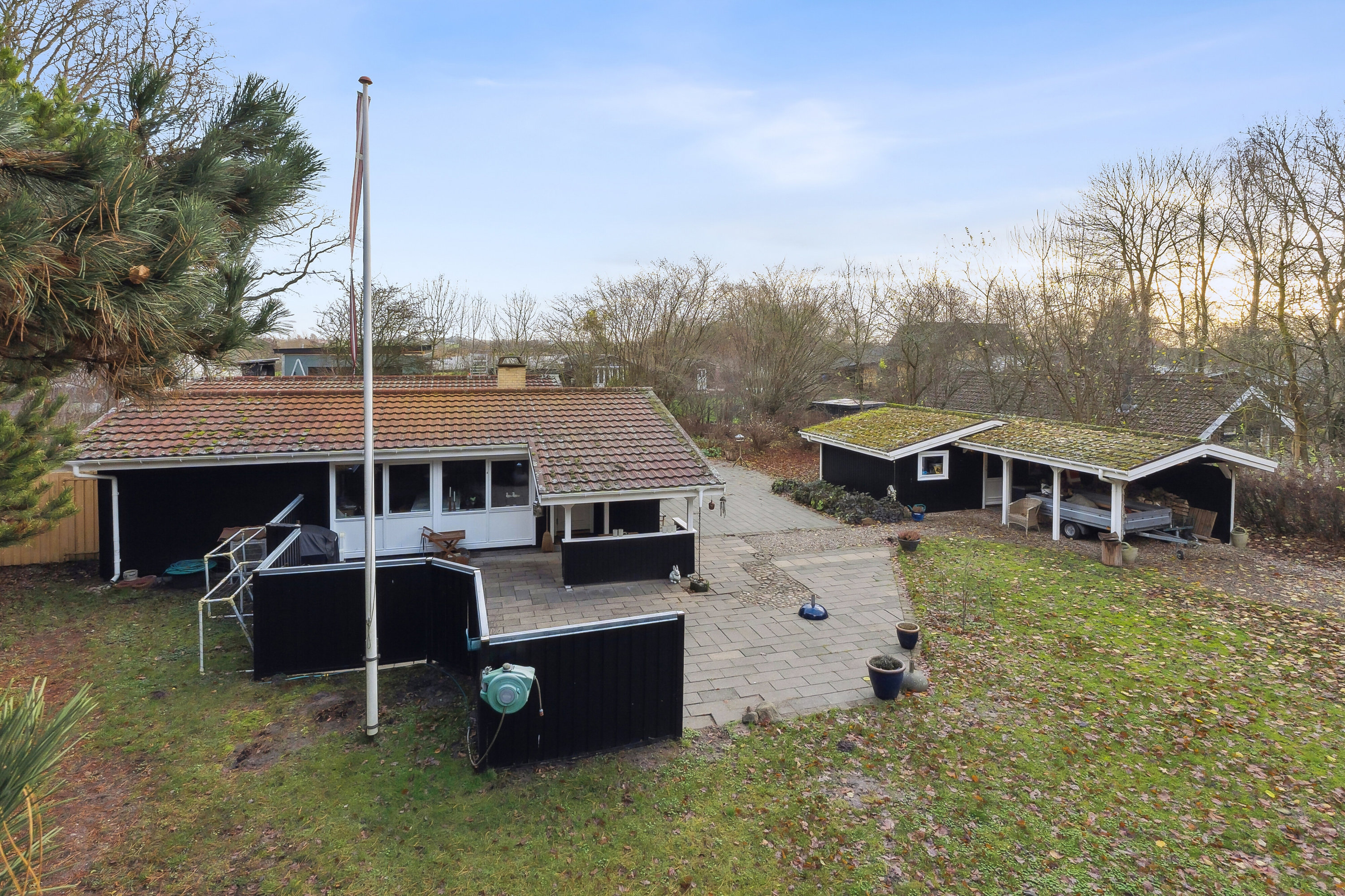 Fremhævet set fra vejen billede i fuldskærmstilstand. Billede af Lillerisvænget 6, Bildsø, 4200 Slagelse