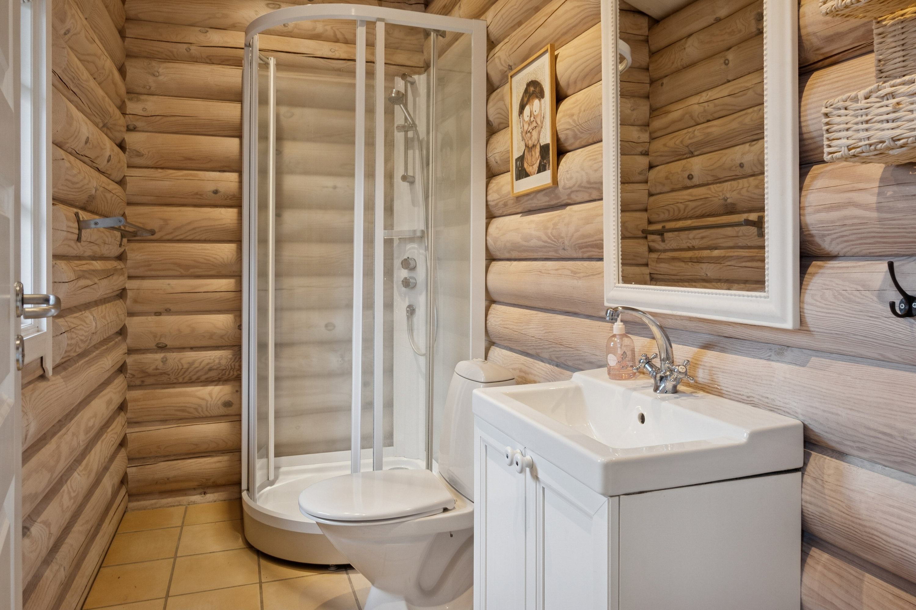 Fremhævet badeværelse billede i fuldskærmstilstand. Billede af Multebærvej 10, Horneby Fælled, 3100 Hornbæk