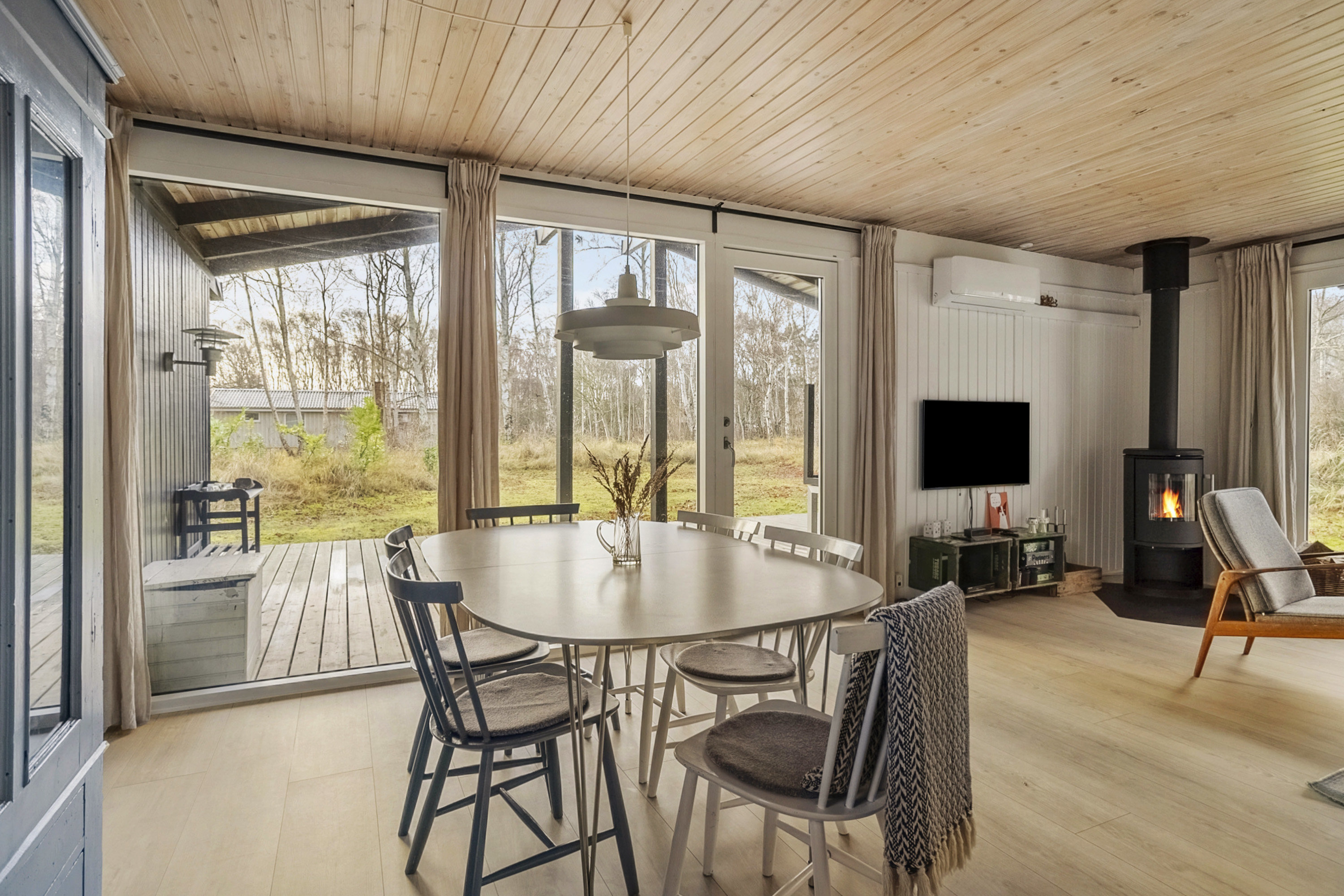 Fremhævet spisestue billede i fuldskærmstilstand. Billede af Hjertegræsvej 22, 8789 Endelave