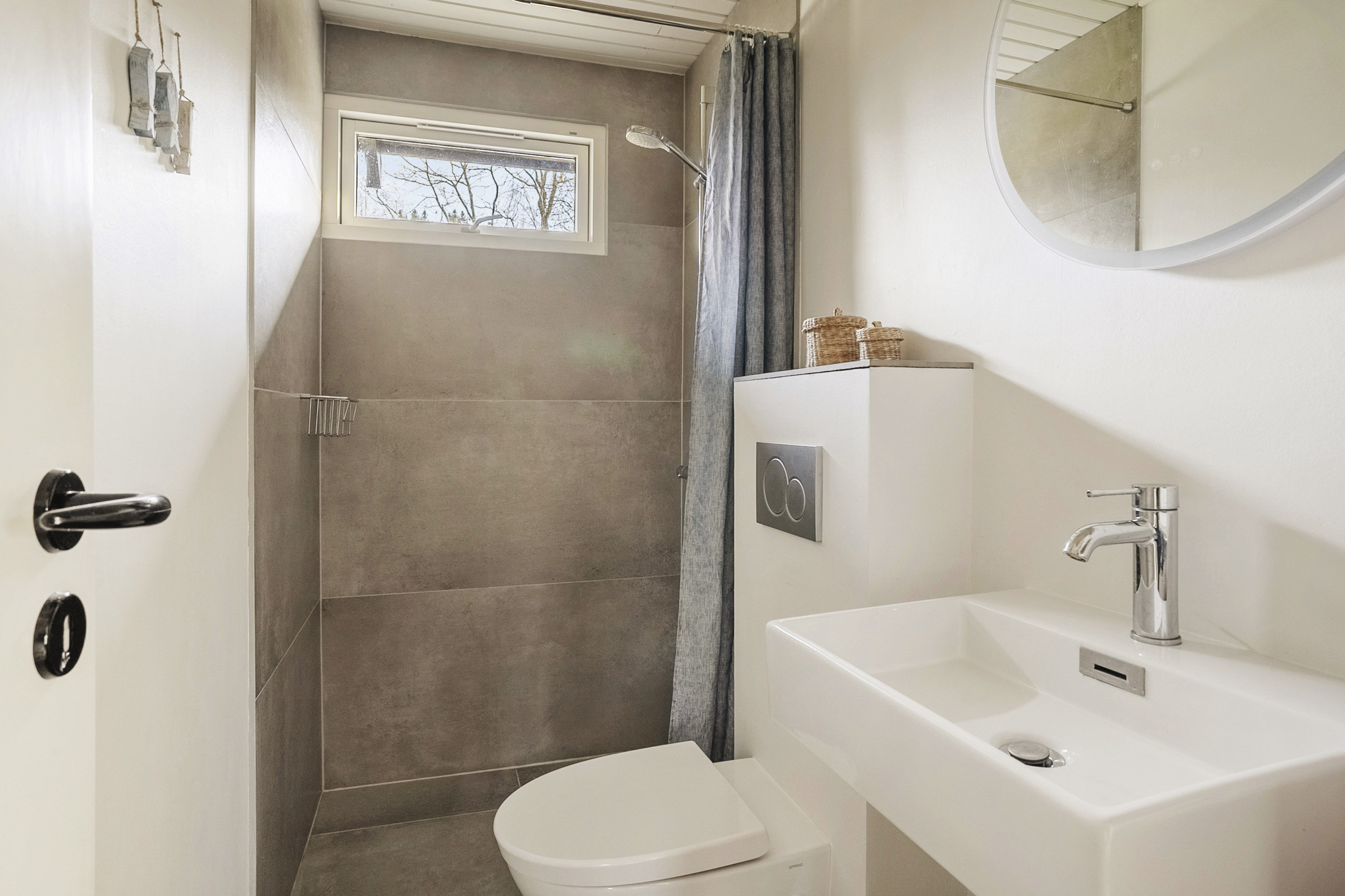 Fremhævet badeværelse billede i fuldskærmstilstand. Billede af Hjertegræsvej 22, 8789 Endelave