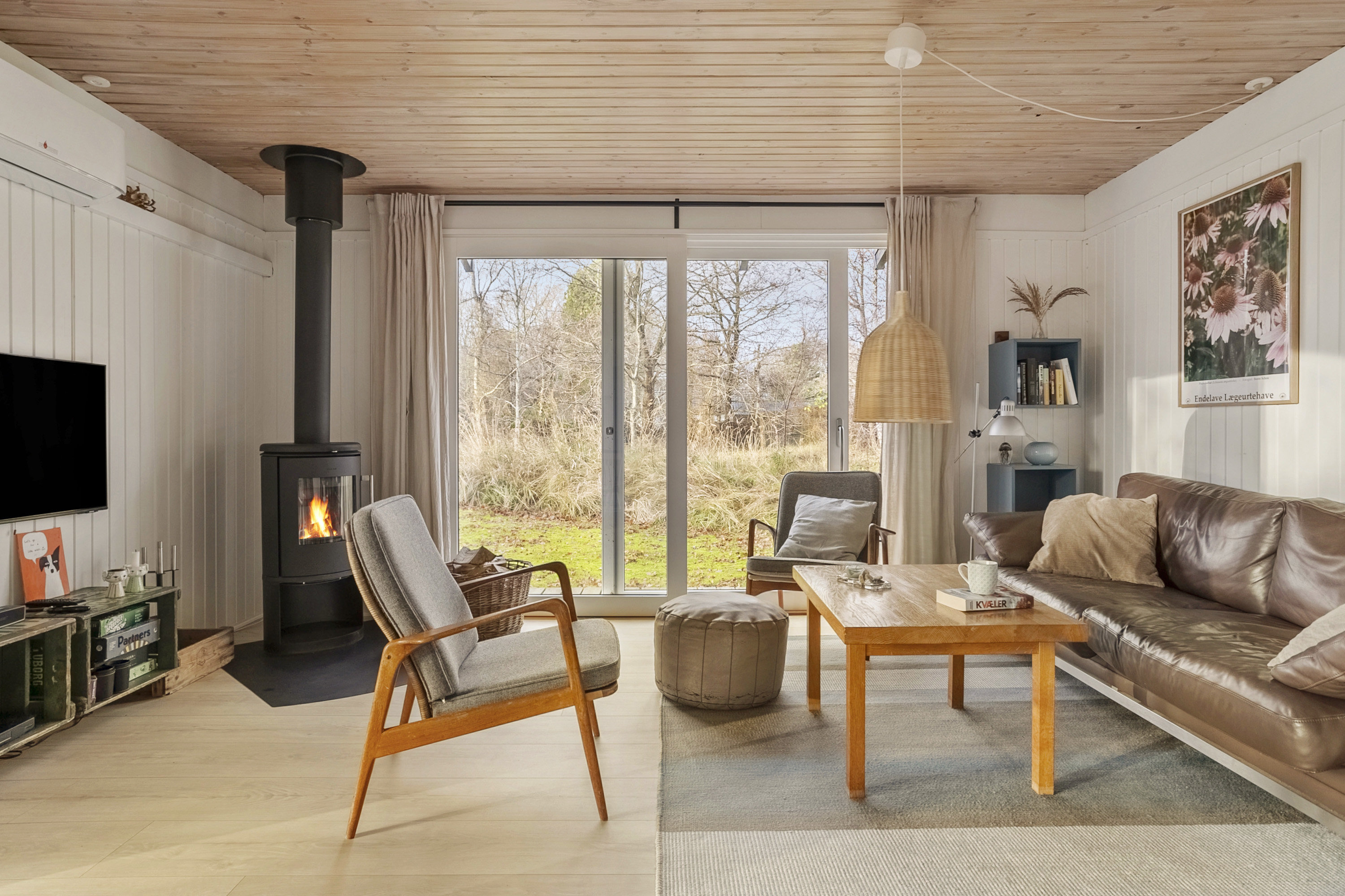 Fremhævet stue billede i fuldskærmstilstand. Billede af Hjertegræsvej 22, 8789 Endelave