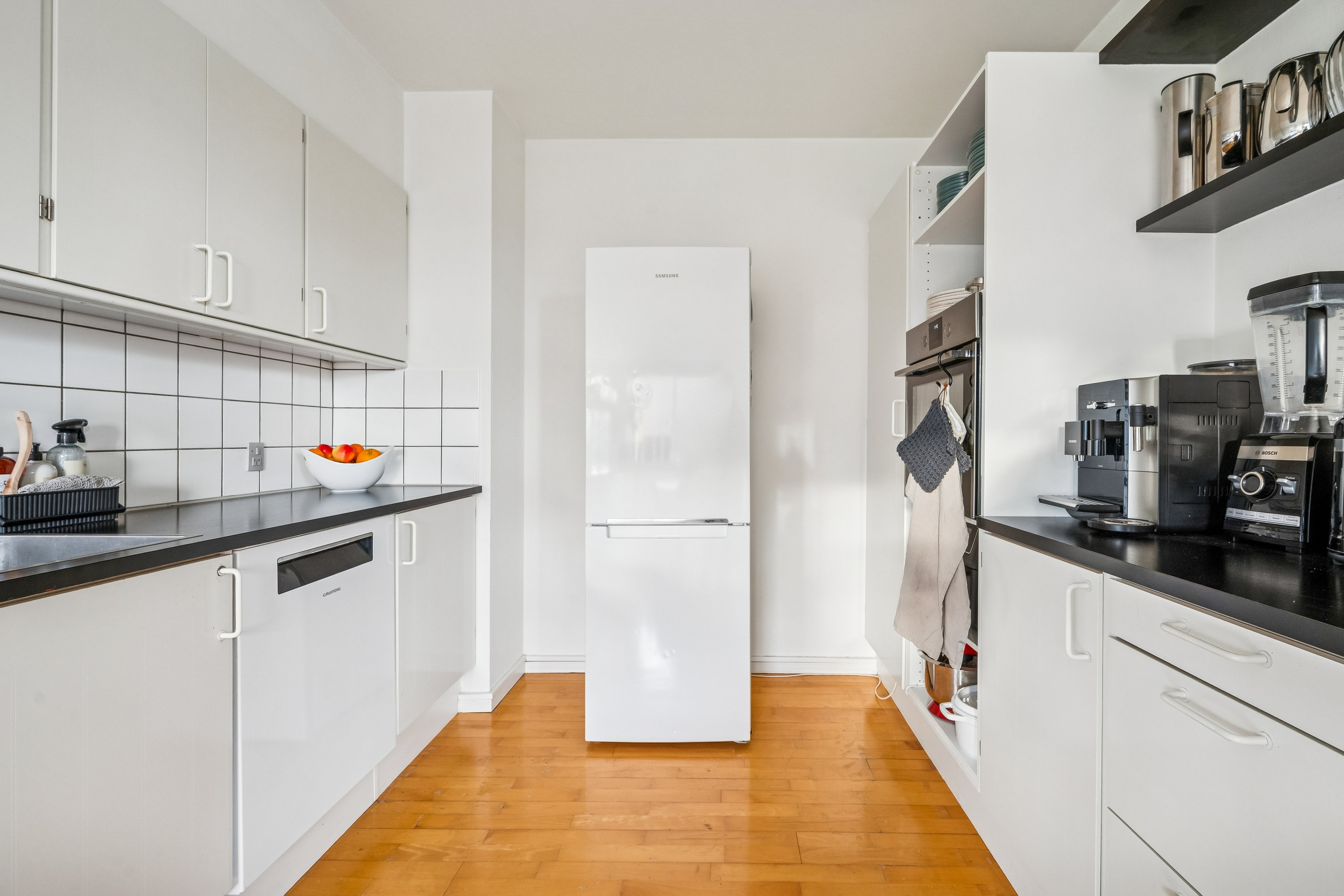 Fremhævet køkken billede i fuldskærmstilstand. Billede af Brobjerg Parkvej 21, 1. 4., 8250 Egå