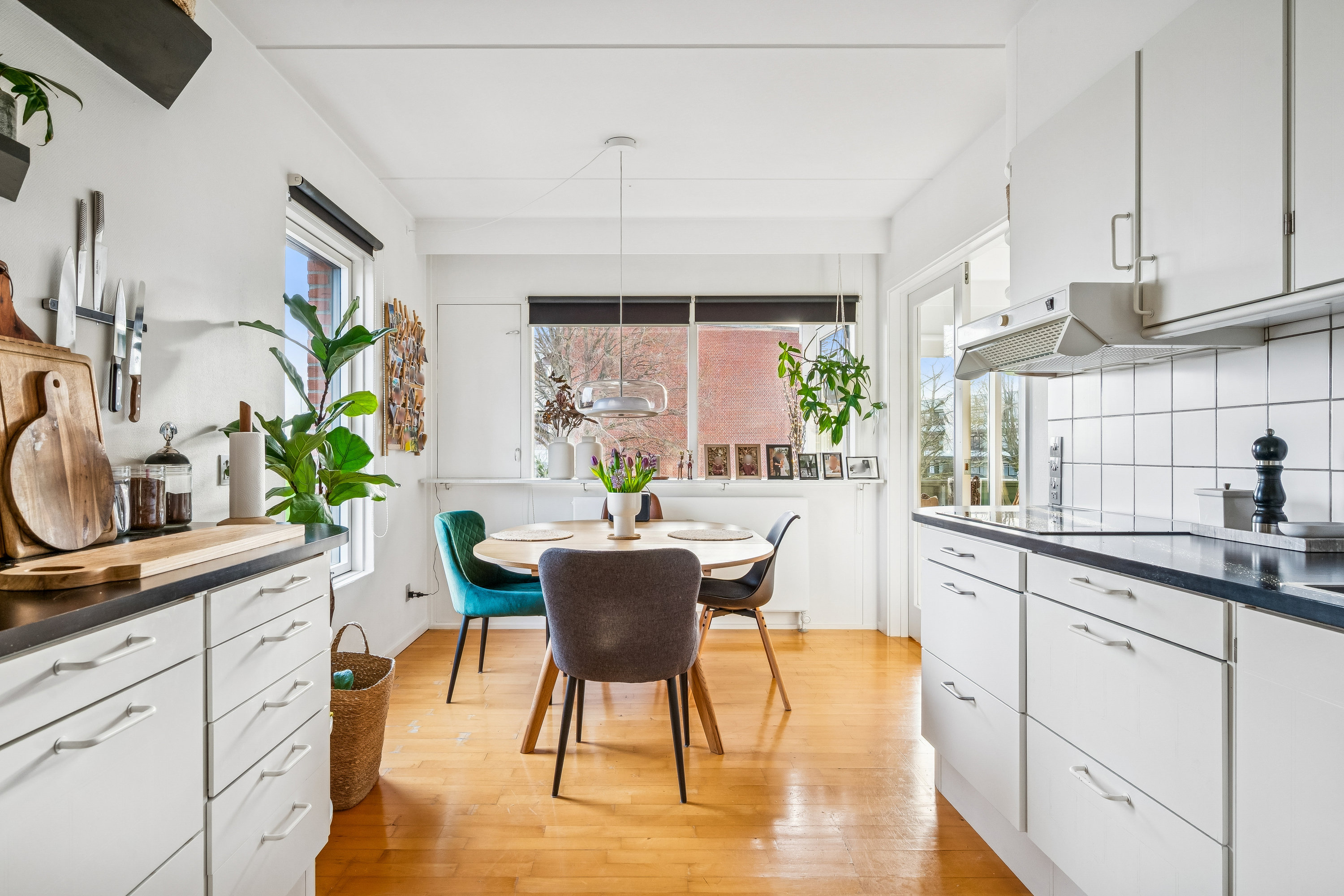 Fremhævet køkken billede i fuldskærmstilstand. Billede af Brobjerg Parkvej 21, 1. 4., 8250 Egå