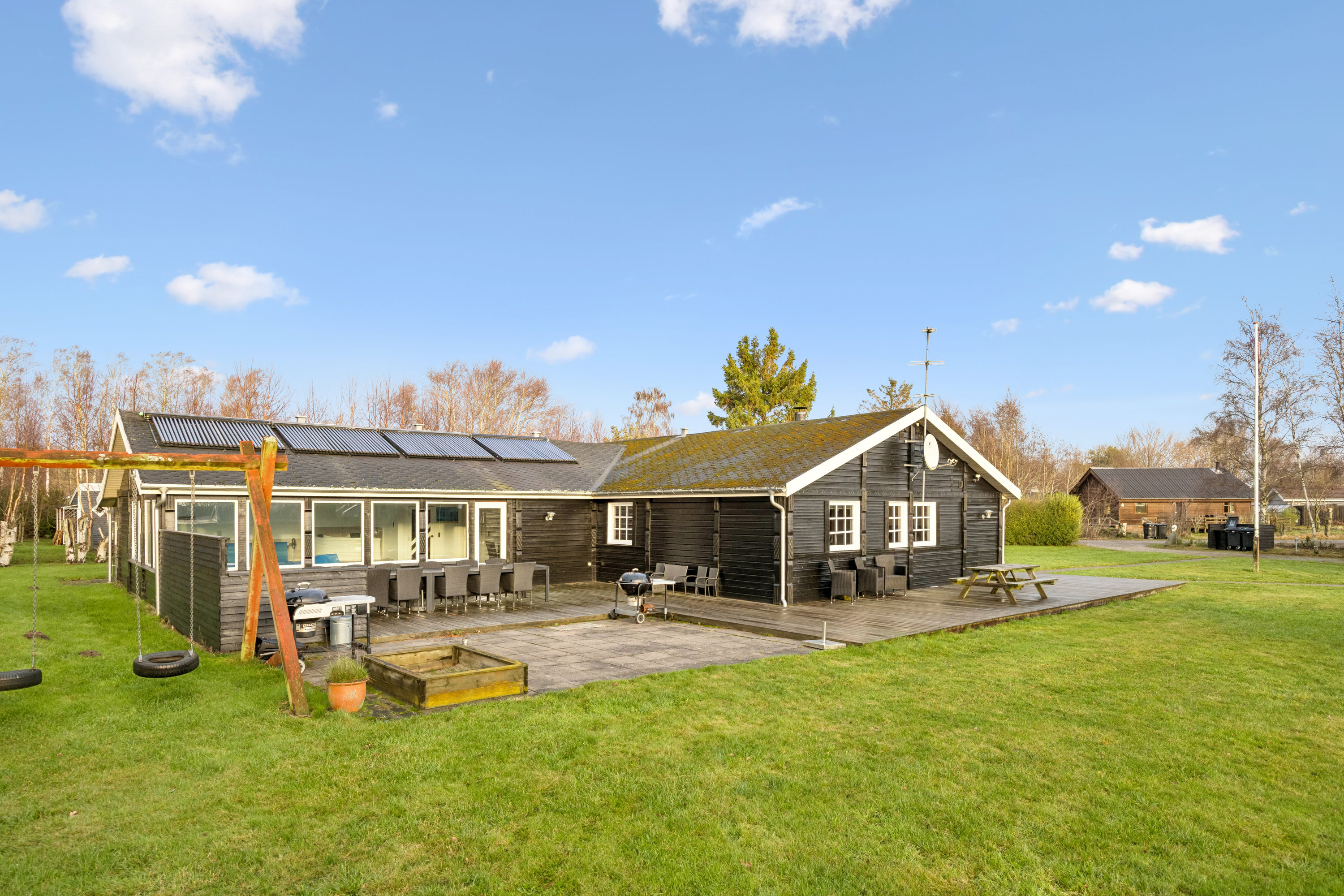 Fremhævet andet billede i fuldskærmstilstand. Billede af Sommervej 11, 9370 Hals