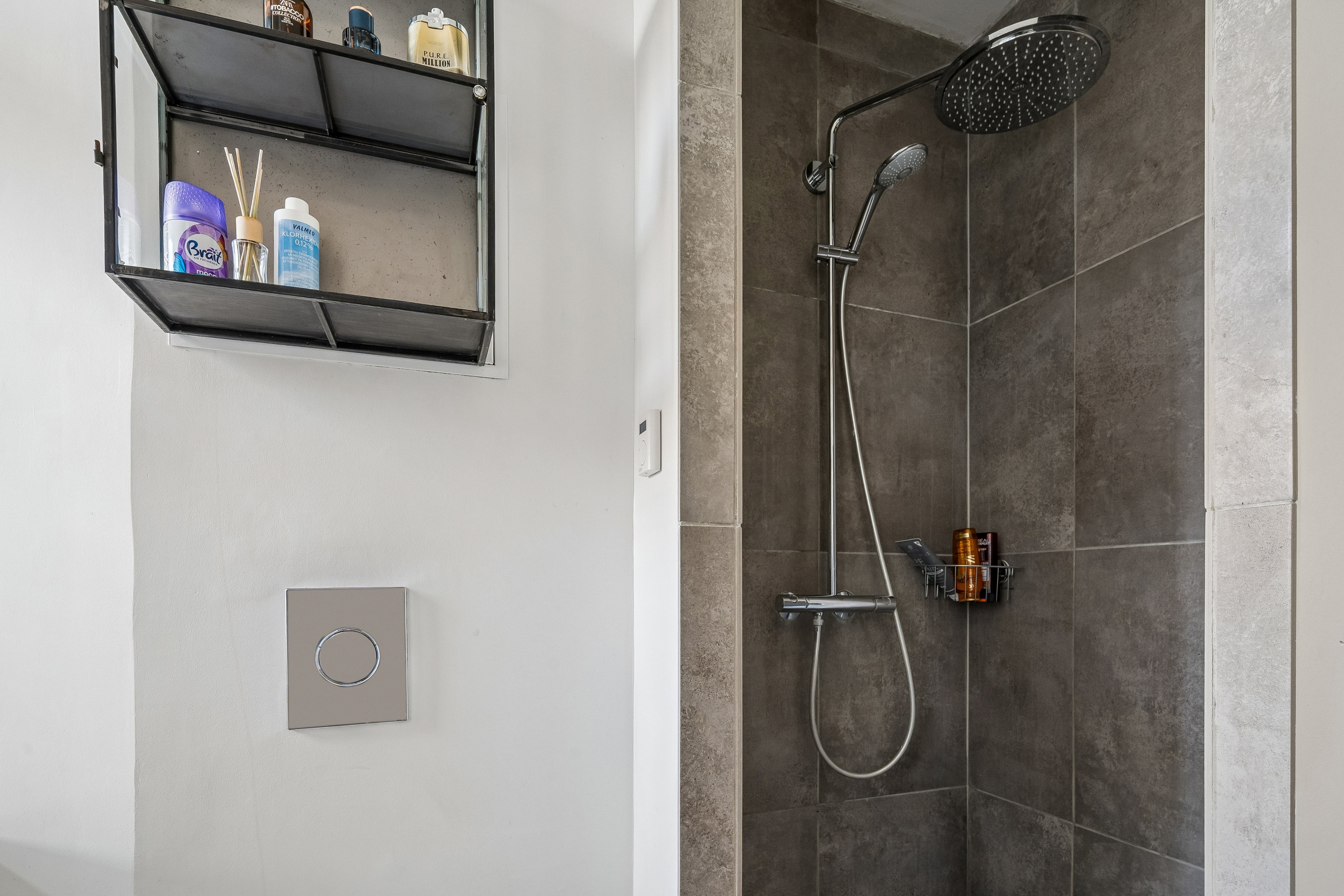 Fremhævet badeværelse billede i fuldskærmstilstand. Billede af Fynsgade 30, 3. th., 8000 Aarhus C