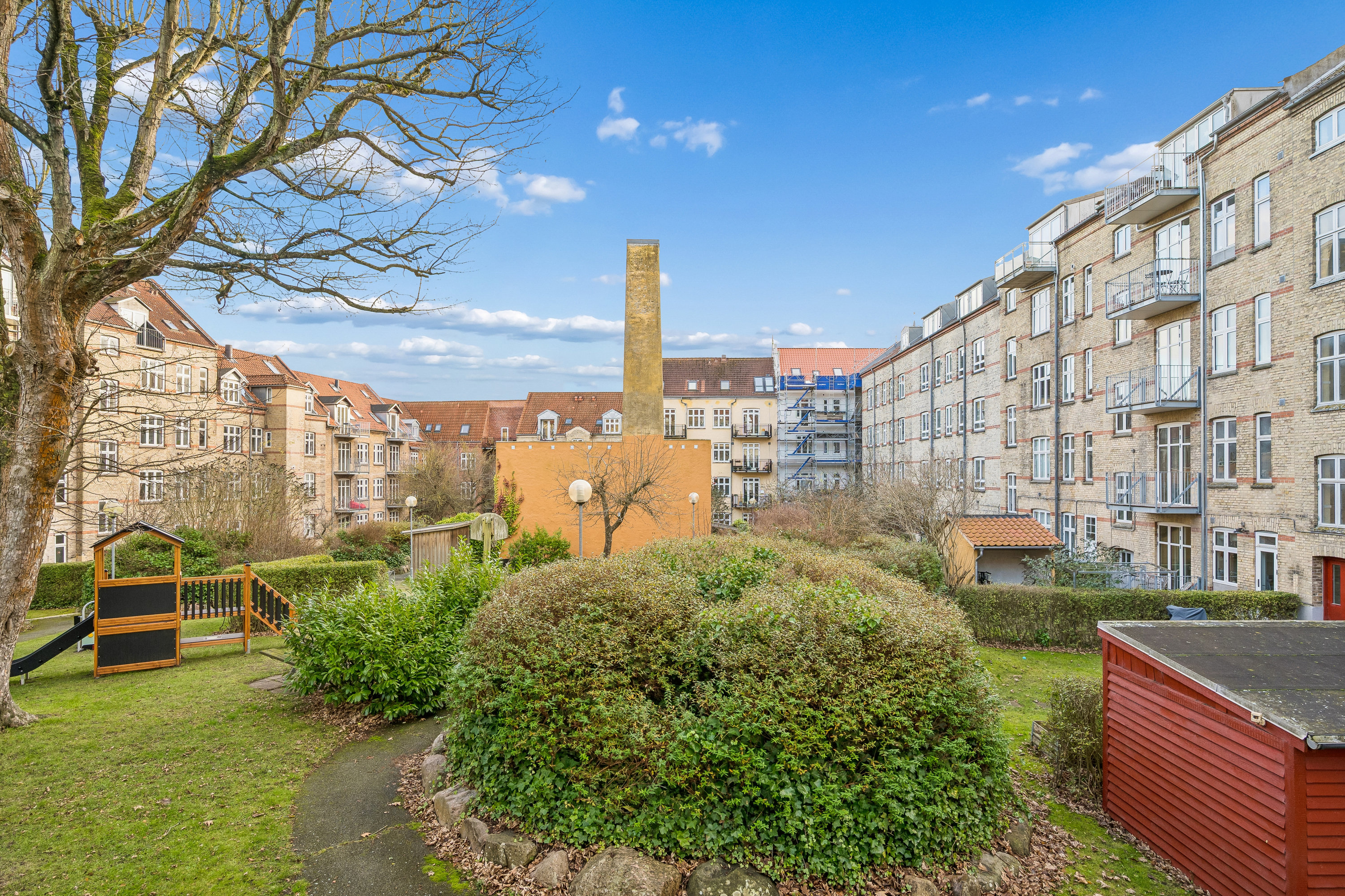 Fremhævet gårdmiljø billede i fuldskærmstilstand. Billede af Fynsgade 30, 3. th., 8000 Aarhus C