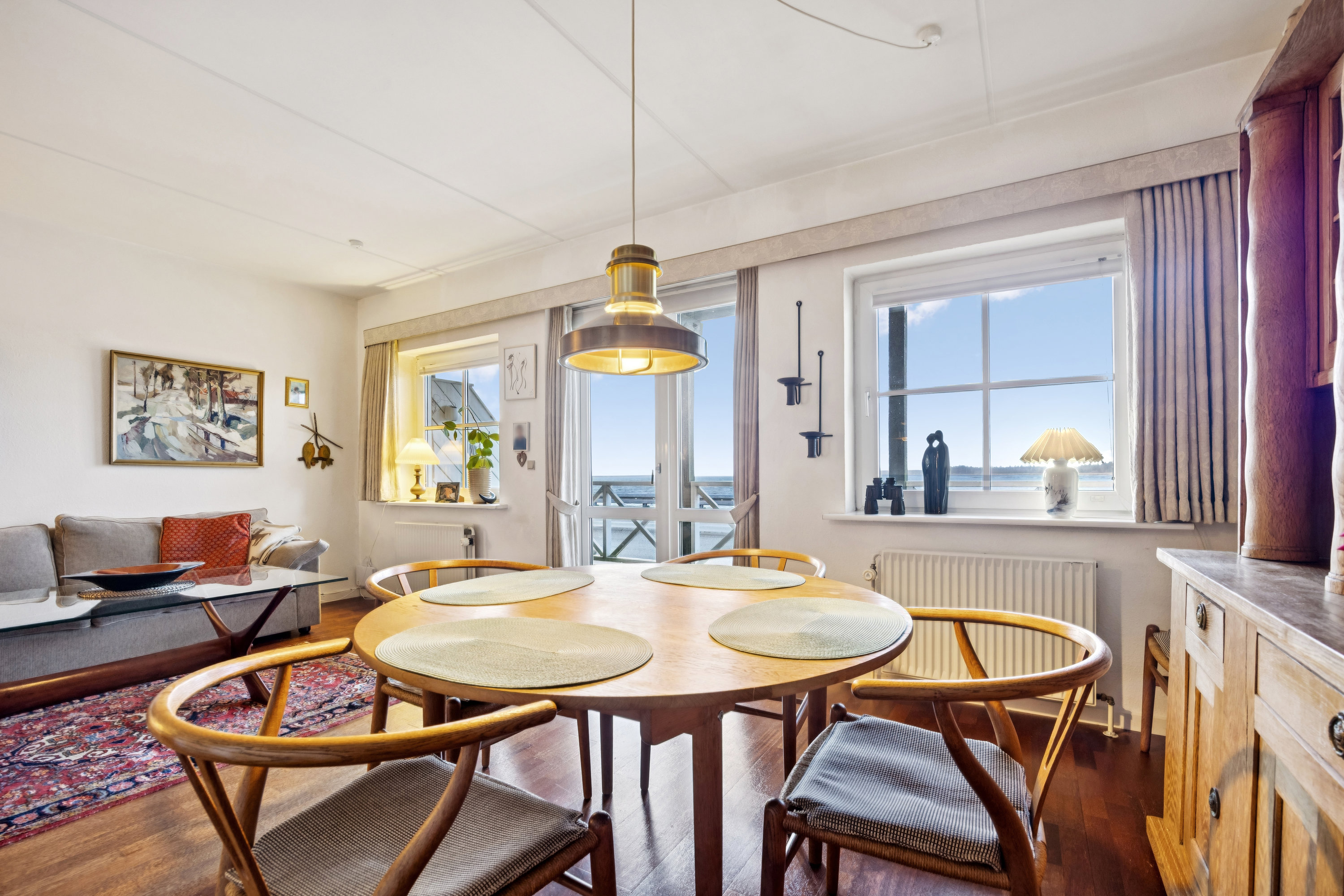 Fremhævet spisestue billede i fuldskærmstilstand. Billede af Vestpieren 10, 9370 Hals