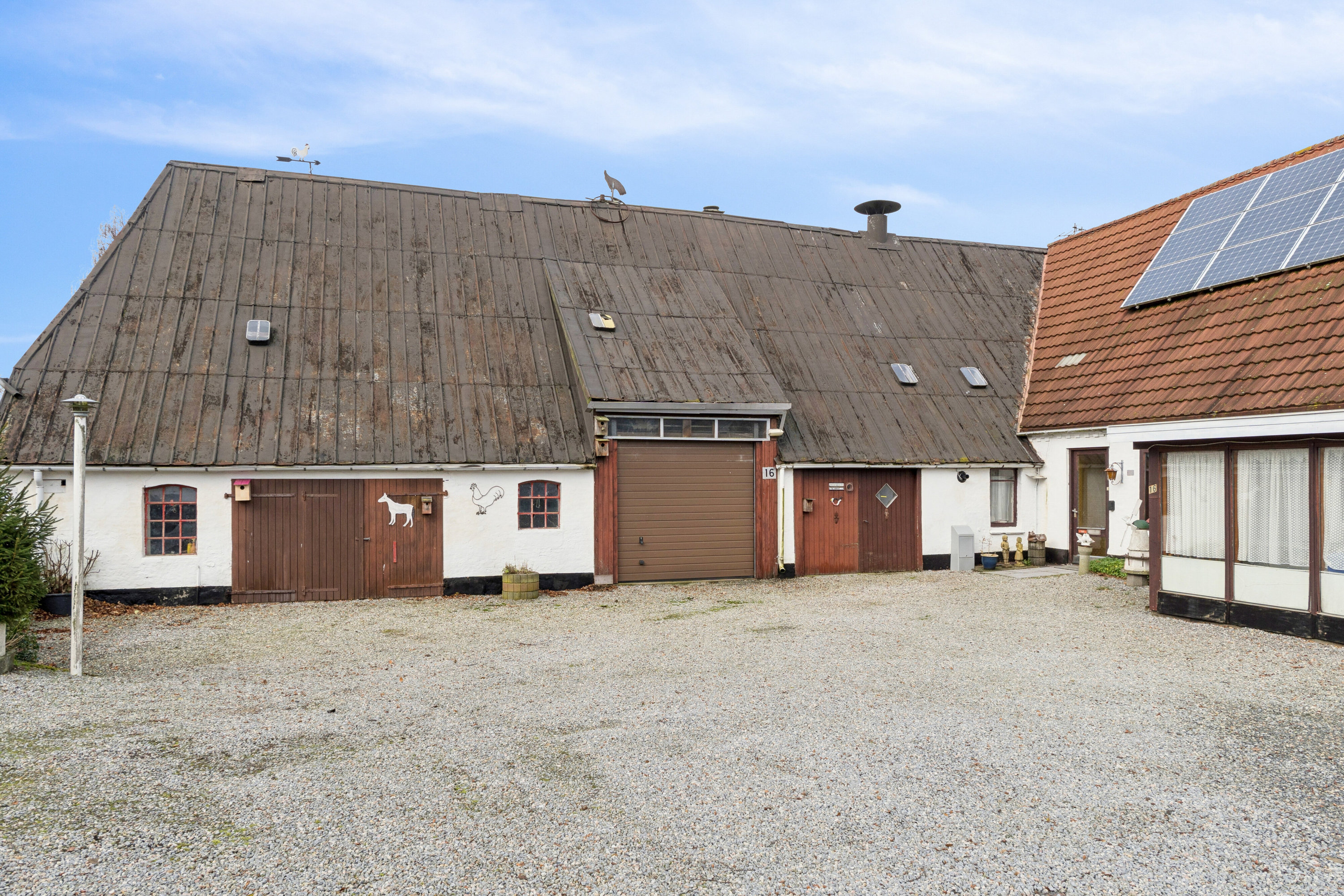 Miniaturebillede 1: set fra vejen. Billede af Vestergade 16, Frøslev, 6330 Padborg