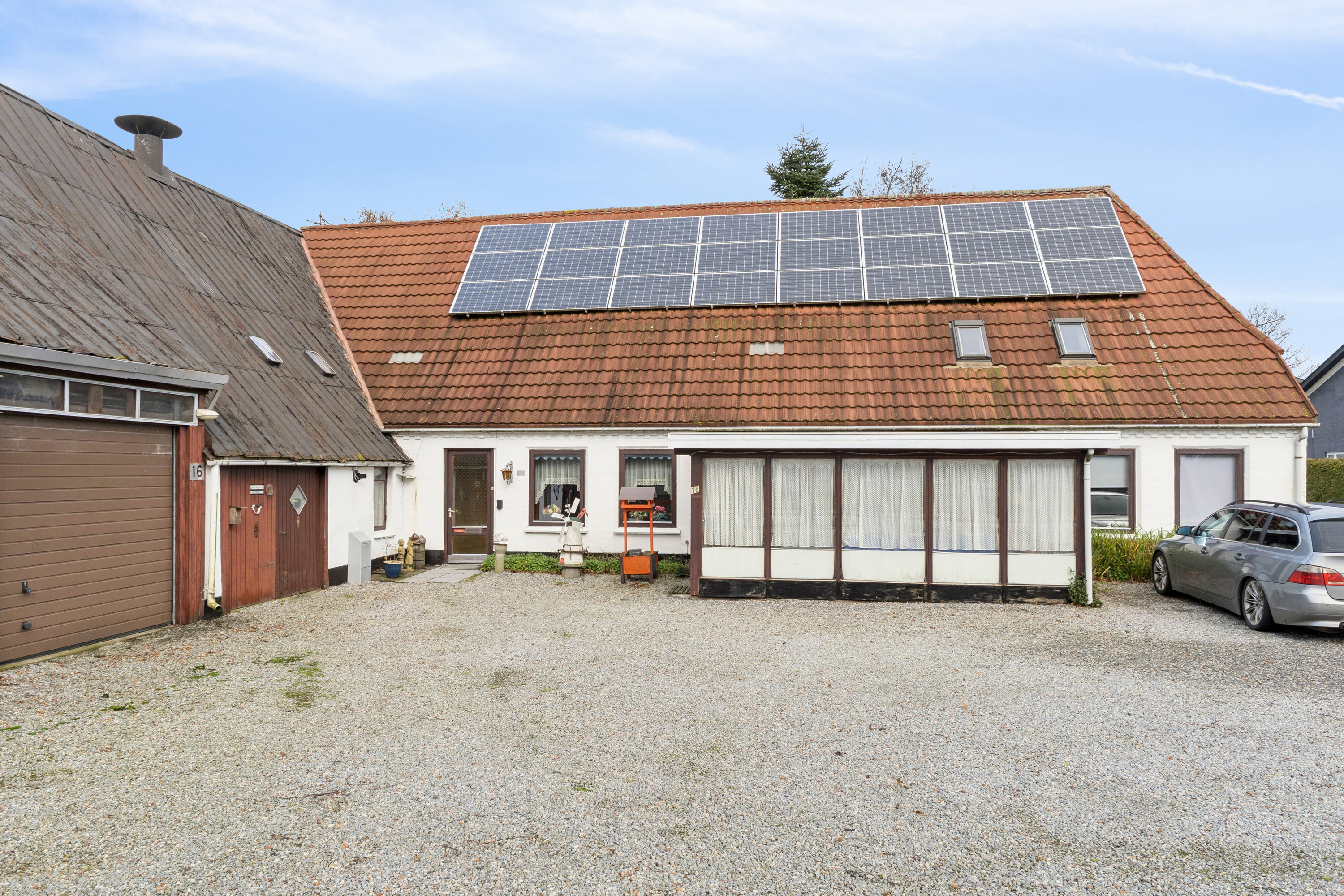 Fremhævet set fra vejen billede i fuldskærmstilstand. Billede af Vestergade 16, Frøslev, 6330 Padborg