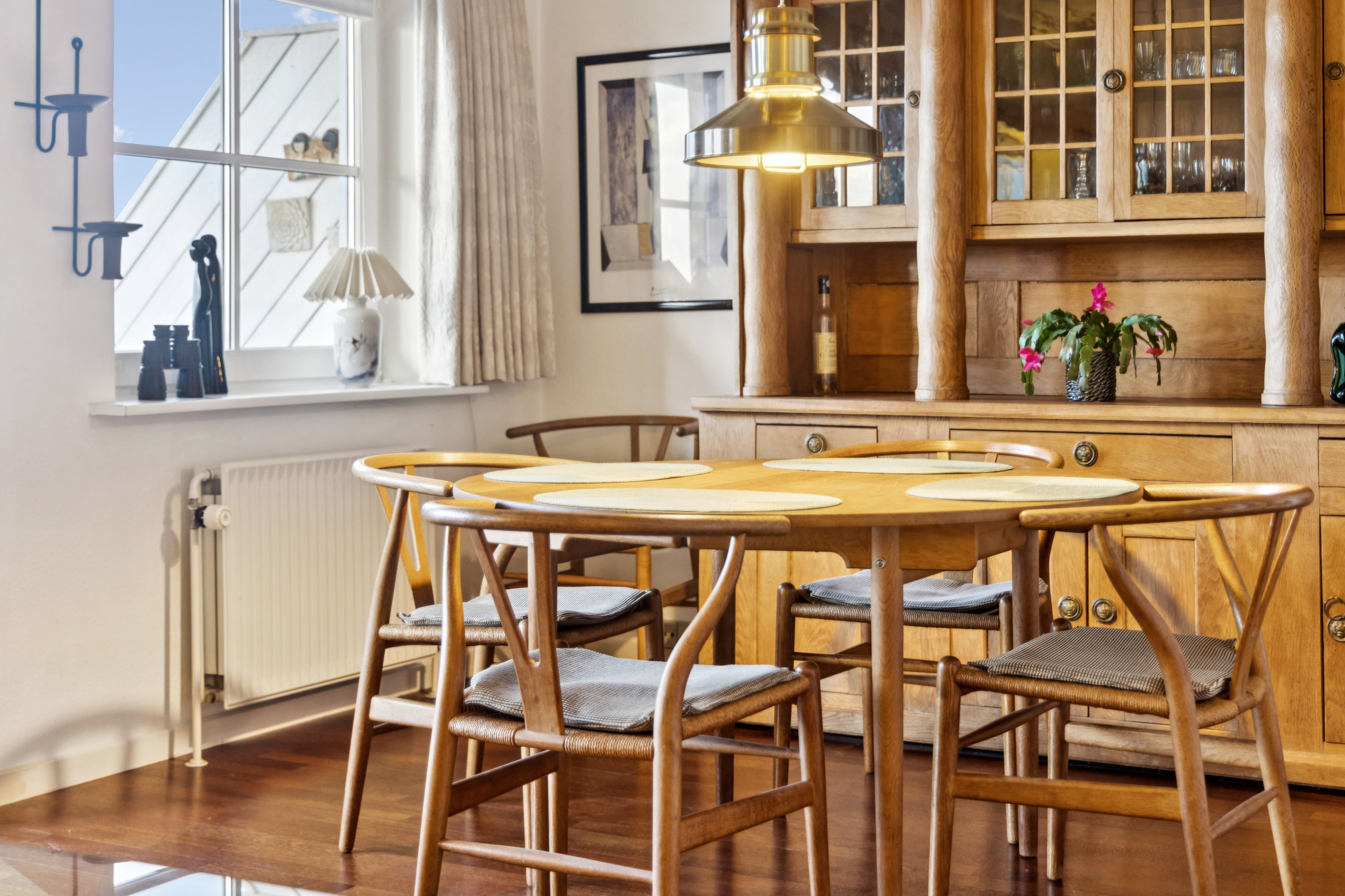 Fremhævet spisestue billede i fuldskærmstilstand. Billede af Vestpieren 10, 9370 Hals