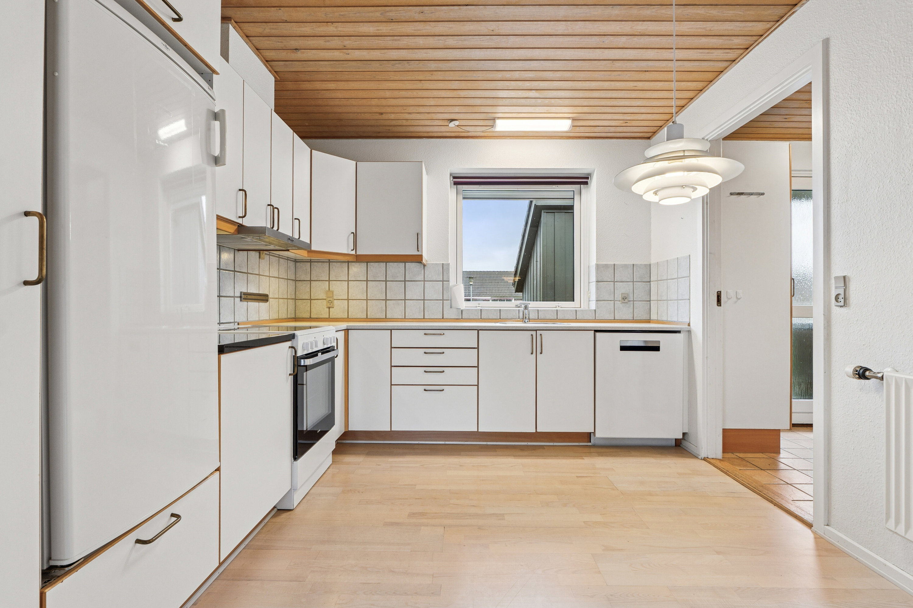 Fremhævet køkken billede i fuldskærmstilstand. Billede af Lundsager 38, 5750 Ringe