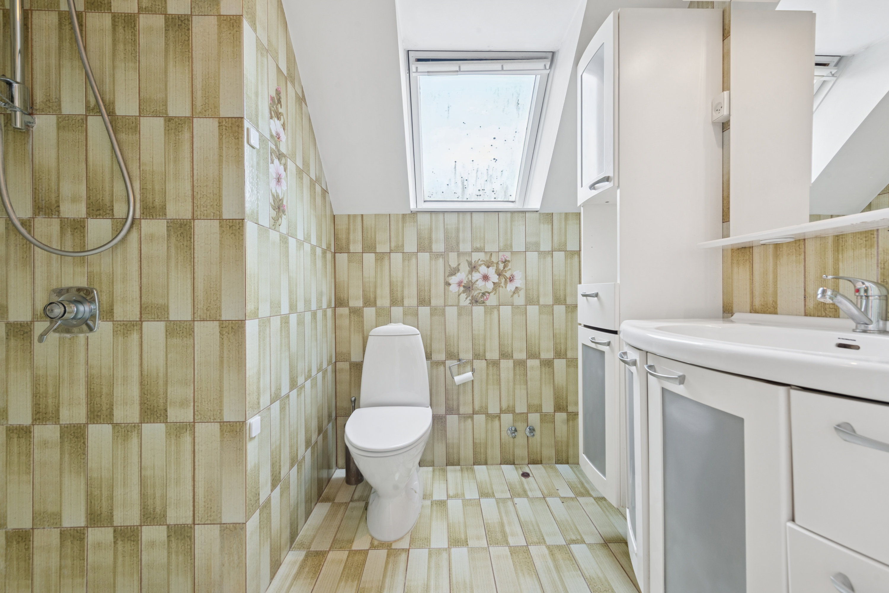 Fremhævet badeværelse billede i fuldskærmstilstand. Billede af Hellevej 11, 2670 Greve