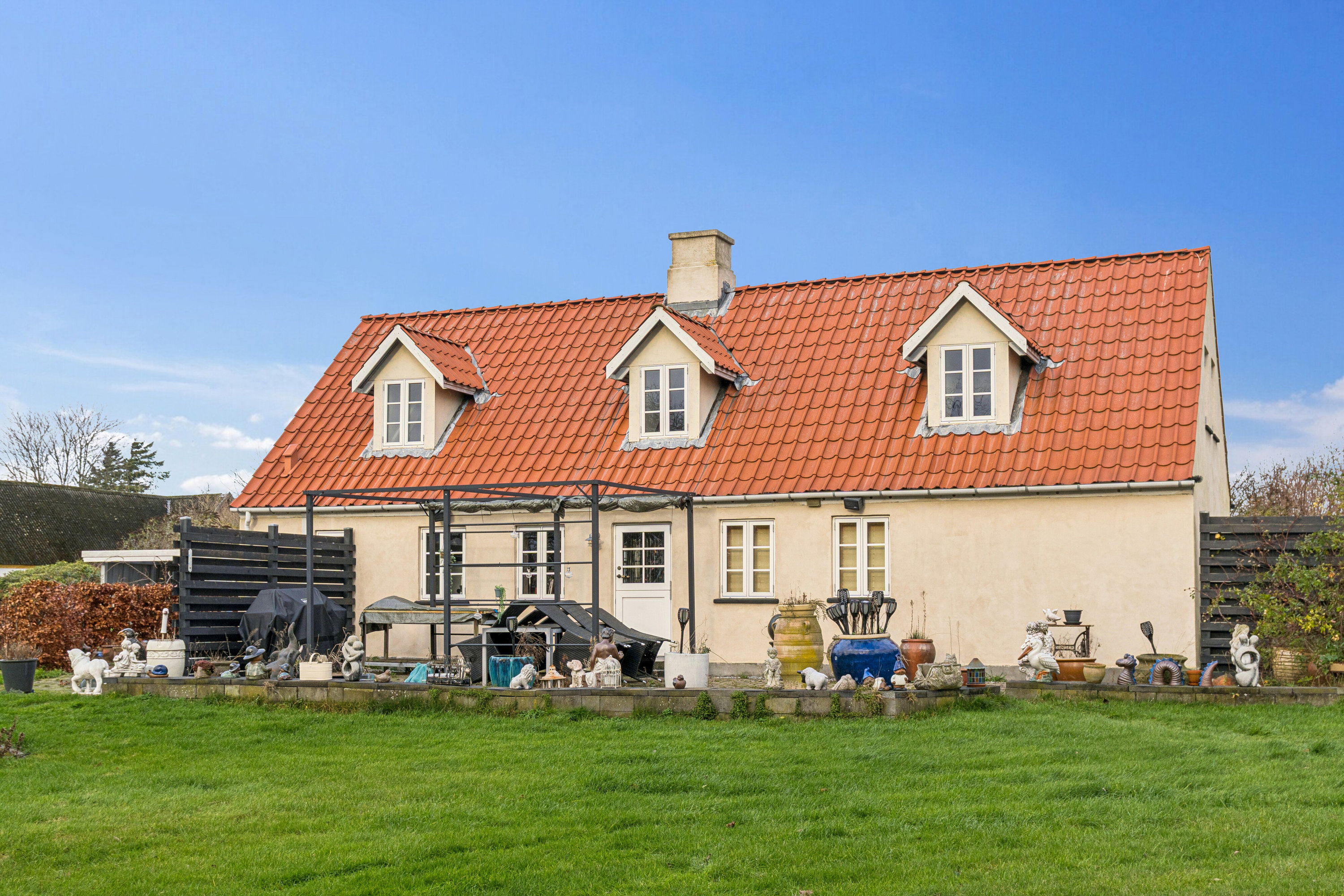 Fremhævet set fra haven billede i fuldskærmstilstand. Billede af Nordmarksvej 22, Kyndeløse, 4070 Kirke Hyllinge