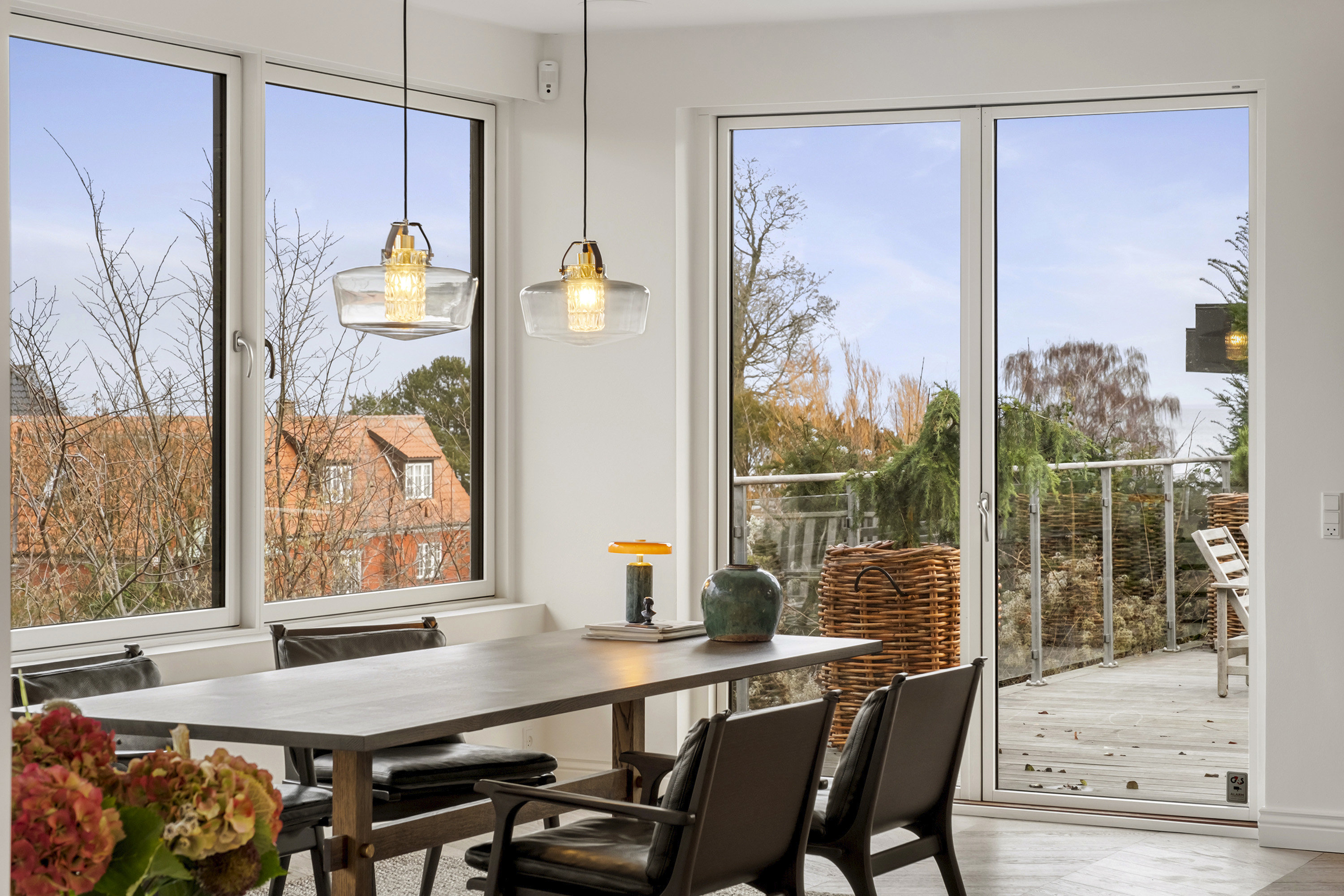 Fremhævet spisestue billede i fuldskærmstilstand. Billede af Rosavej 28, 2930 Klampenborg