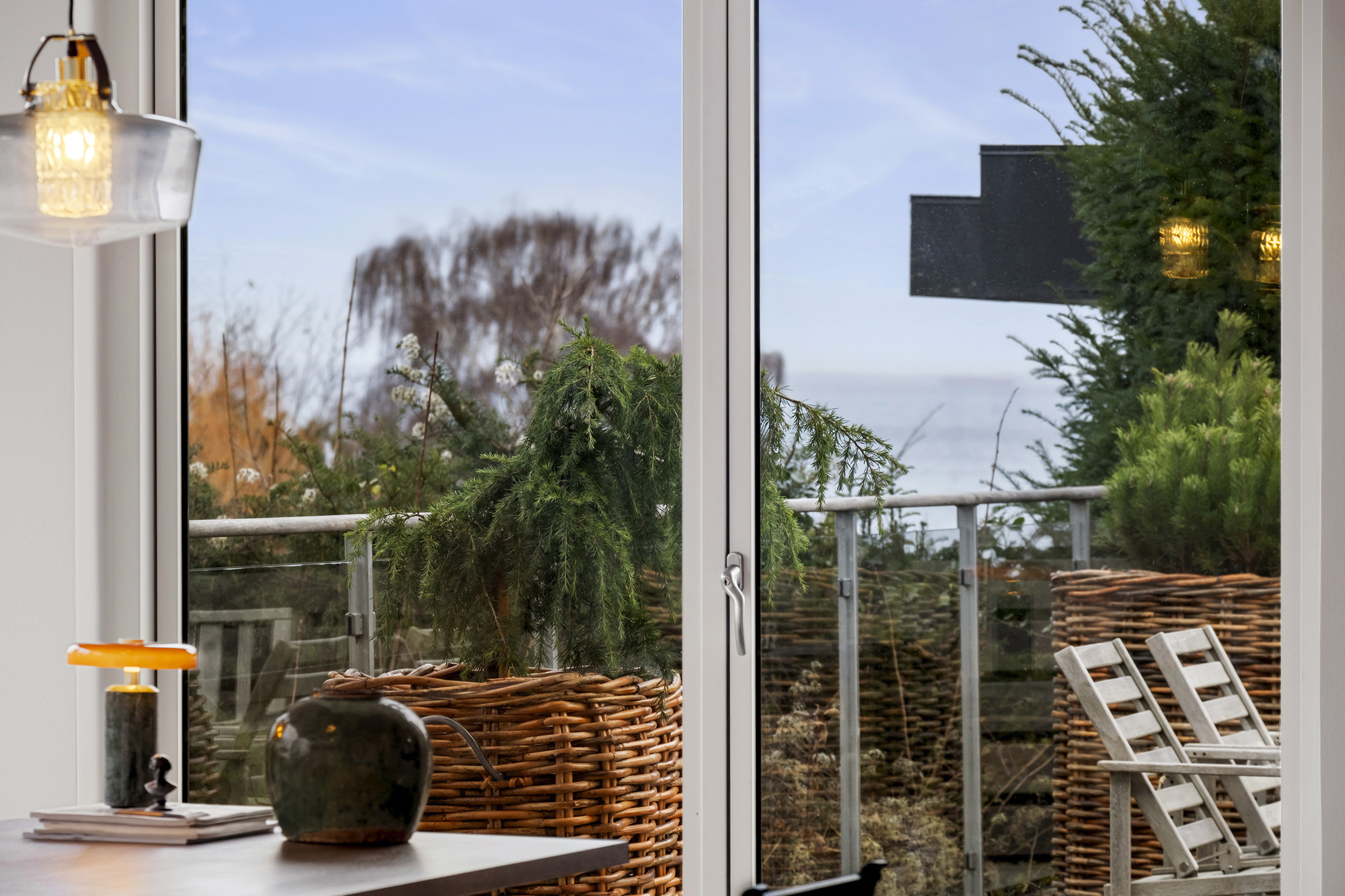 Fremhævet spisestue billede i fuldskærmstilstand. Billede af Rosavej 28, 2930 Klampenborg