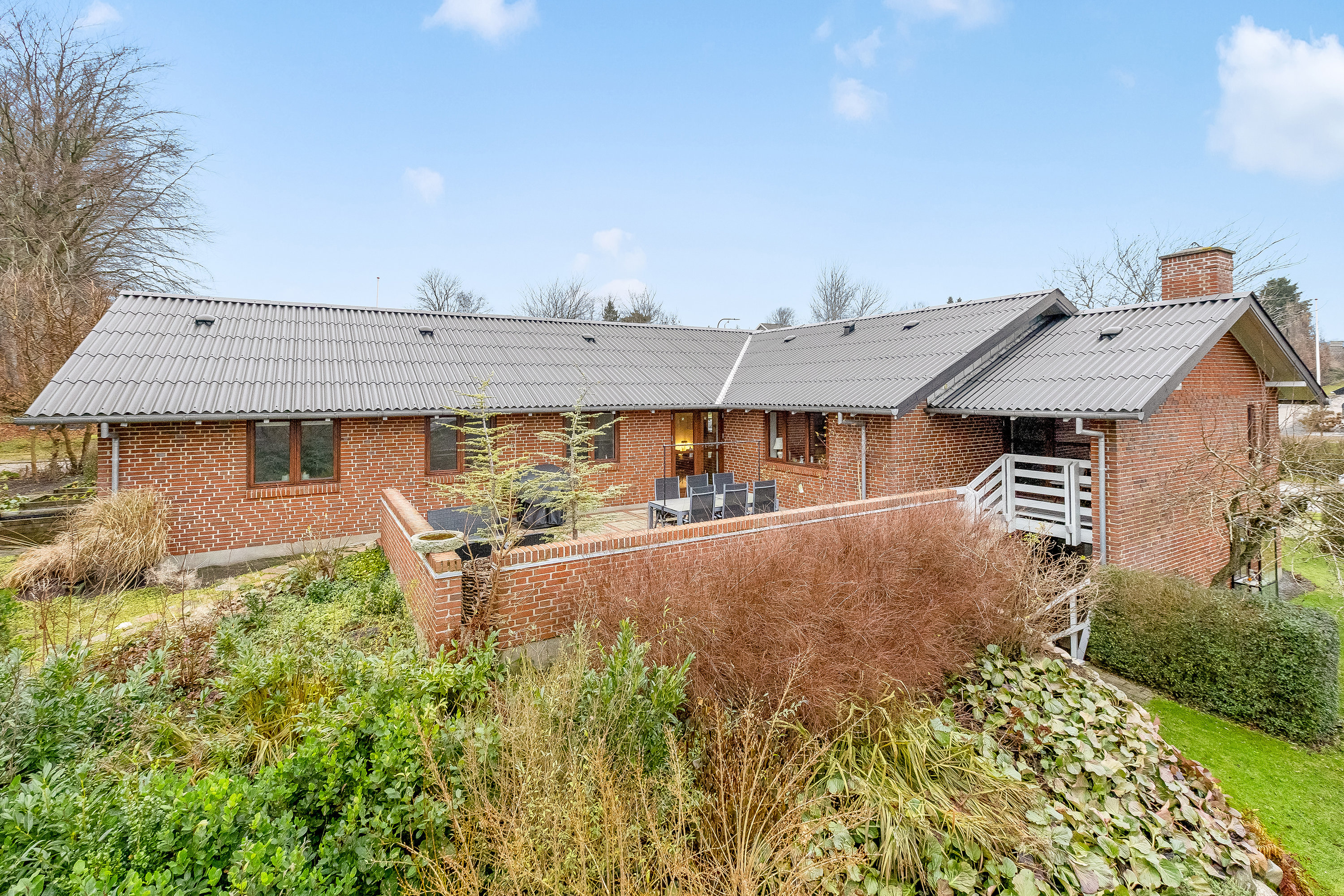 Fremhævet facade billede i fuldskærmstilstand. Billede af Rosenalle 56, 6920 Videbæk