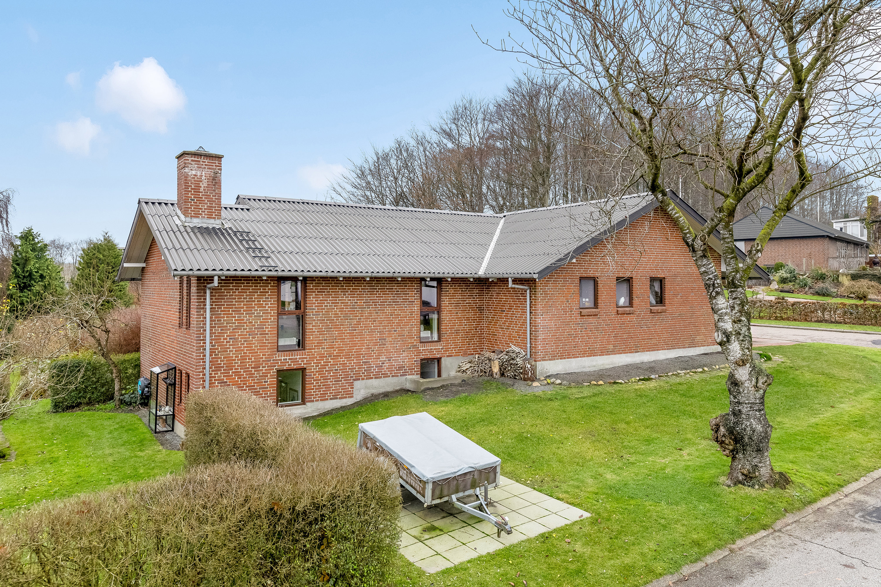 Fremhævet facade billede i fuldskærmstilstand. Billede af Rosenalle 56, 6920 Videbæk