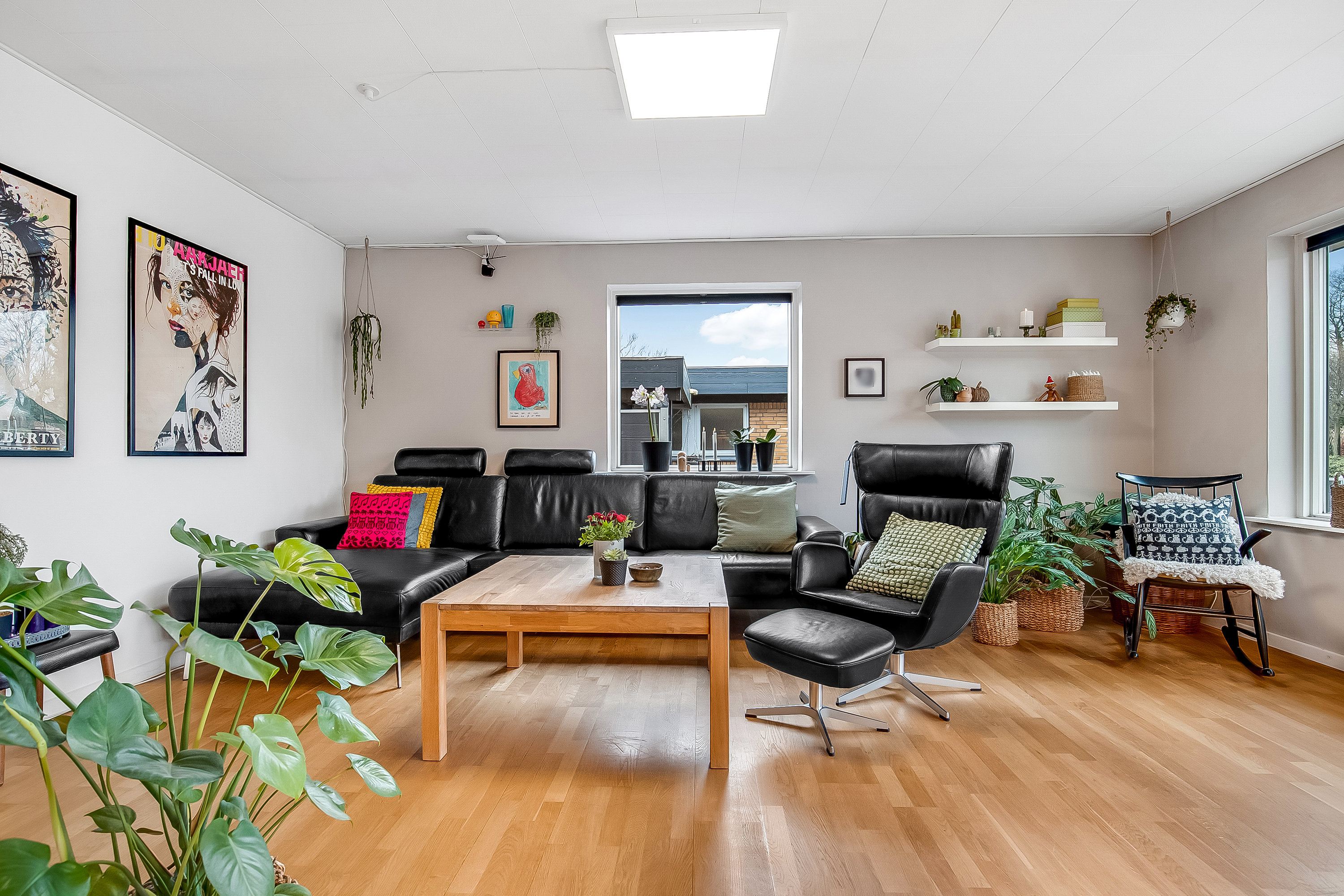 Fremhævet stue billede i fuldskærmstilstand. Billede af Hvidøre 10, 6580 Vamdrup