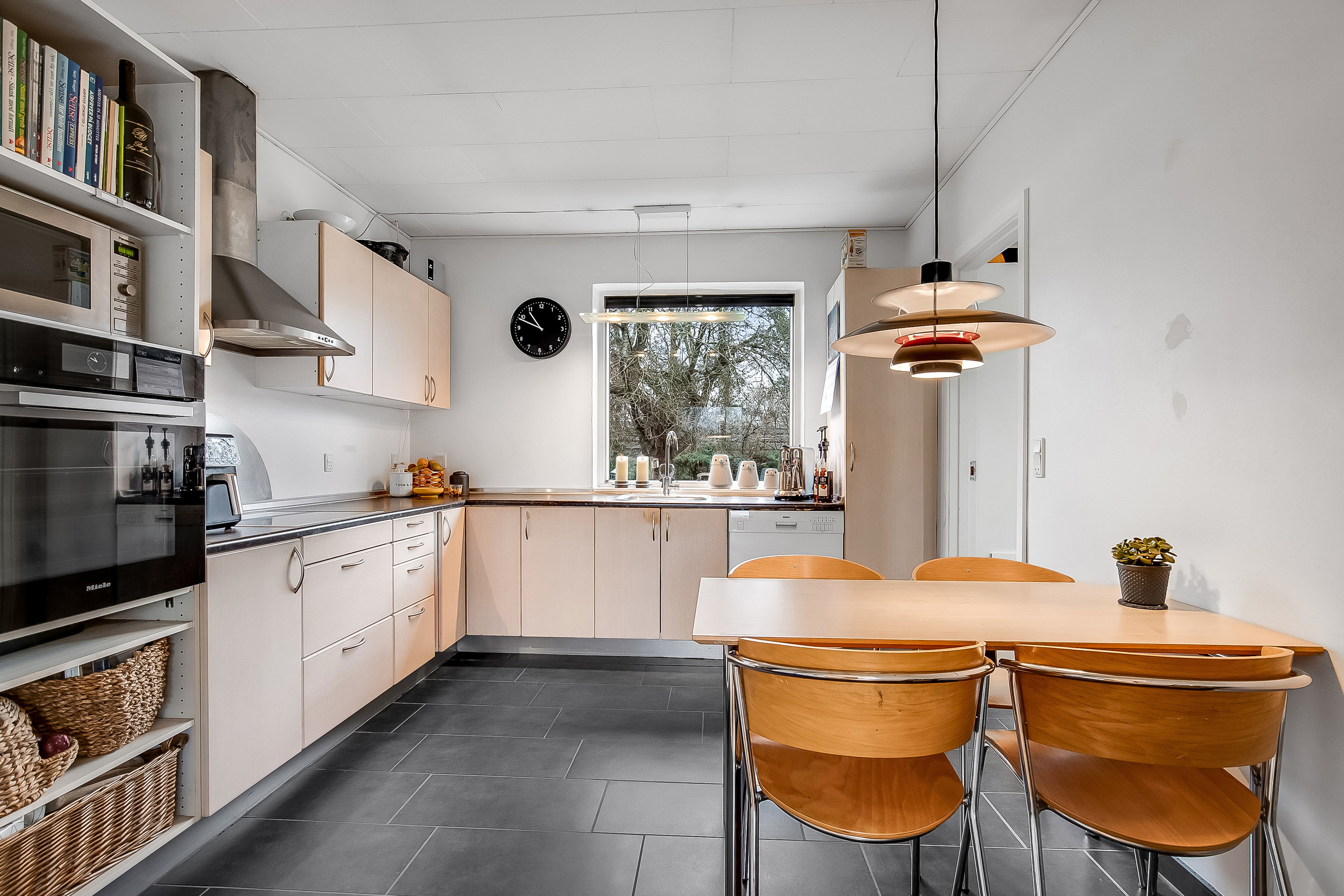 Miniaturebillede 1: køkken. Billede af Hvidøre 10, 6580 Vamdrup