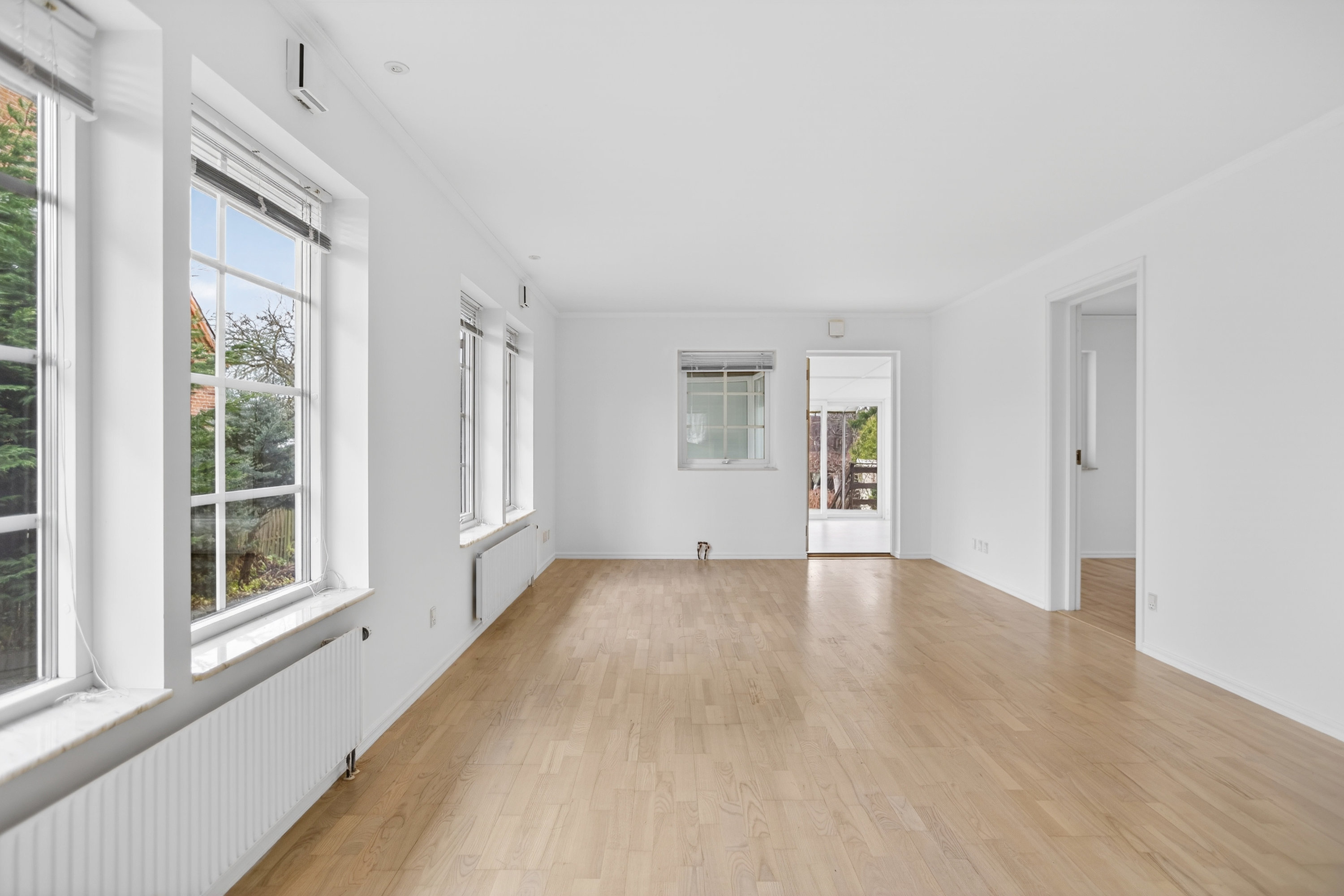 Fremhævet stue billede i fuldskærmstilstand. Billede af Vestermarken 2B, 2750 Ballerup