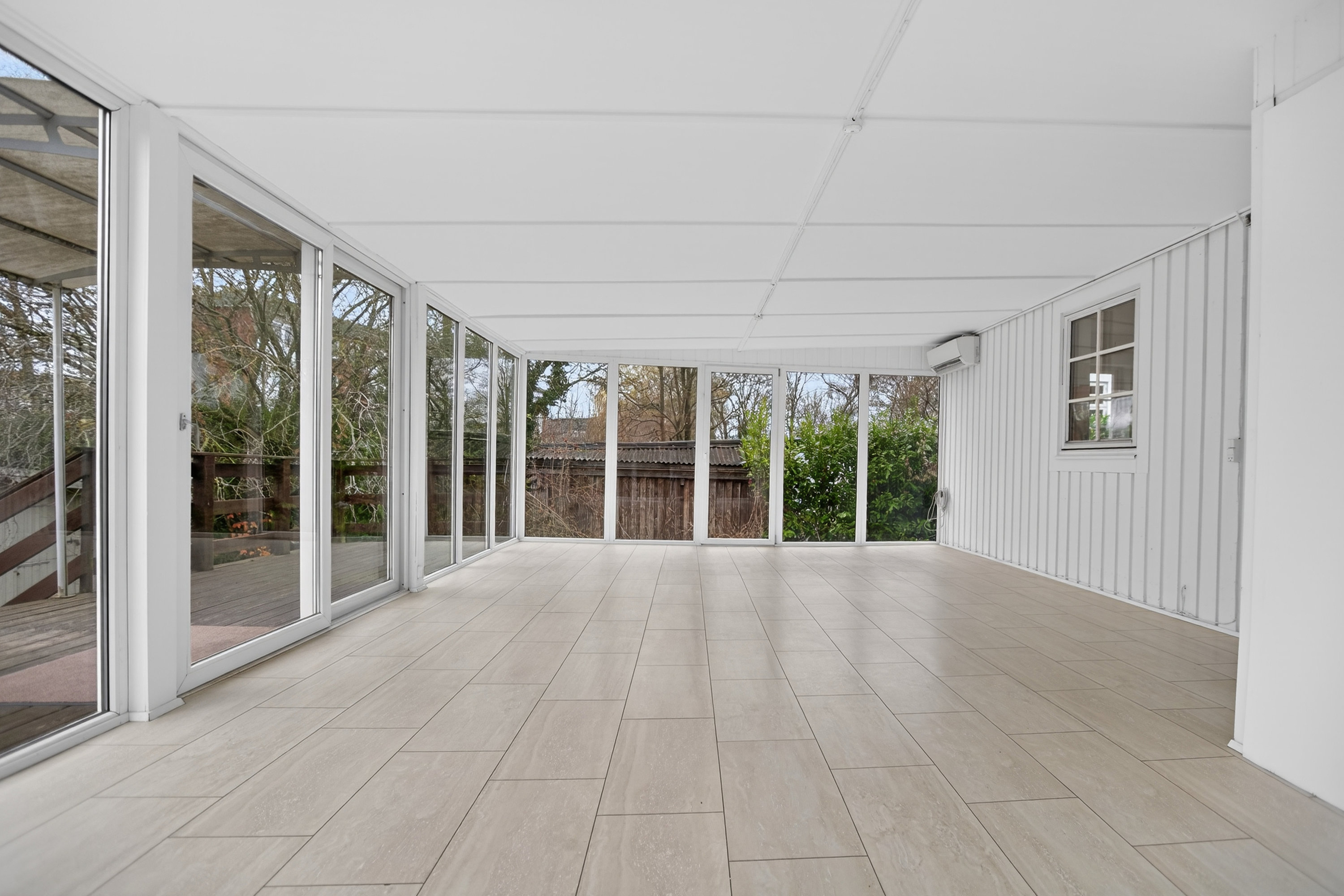 Fremhævet udestue billede i fuldskærmstilstand. Billede af Vestermarken 2B, 2750 Ballerup