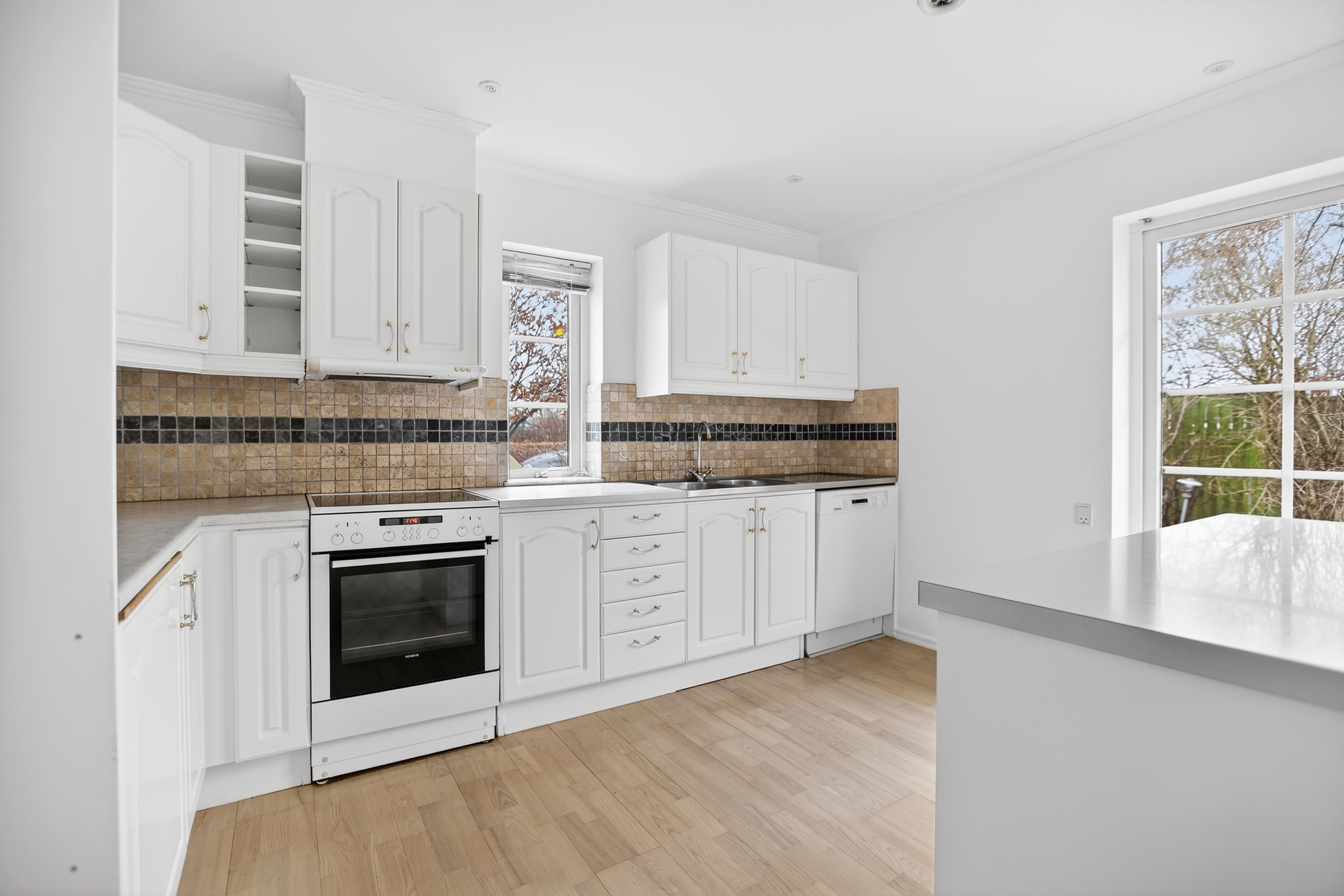 Fremhævet køkken billede i fuldskærmstilstand. Billede af Vestermarken 2B, 2750 Ballerup