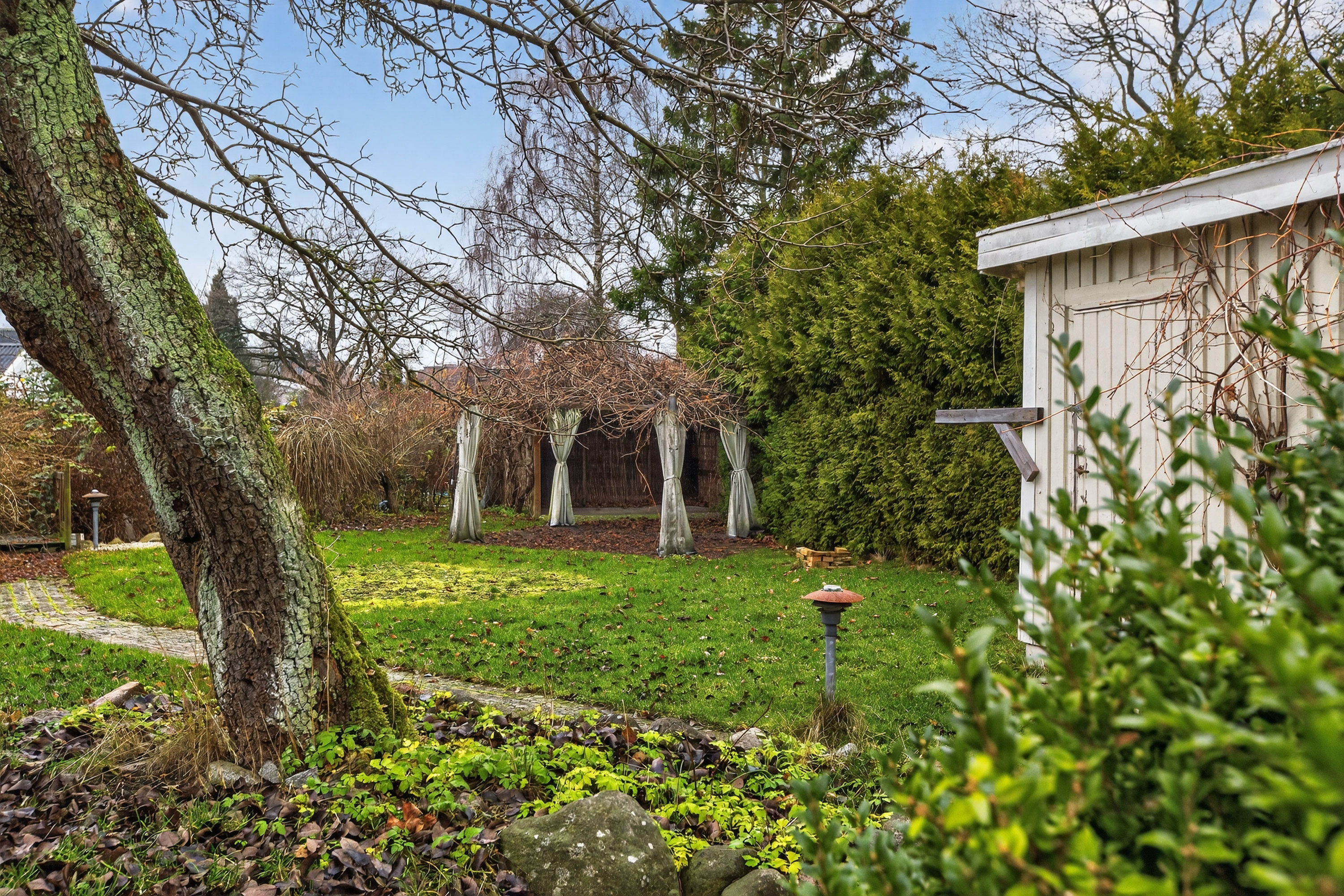 Fremhævet ude  billede i fuldskærmstilstand. Billede af Vestermarken 2B, 2750 Ballerup